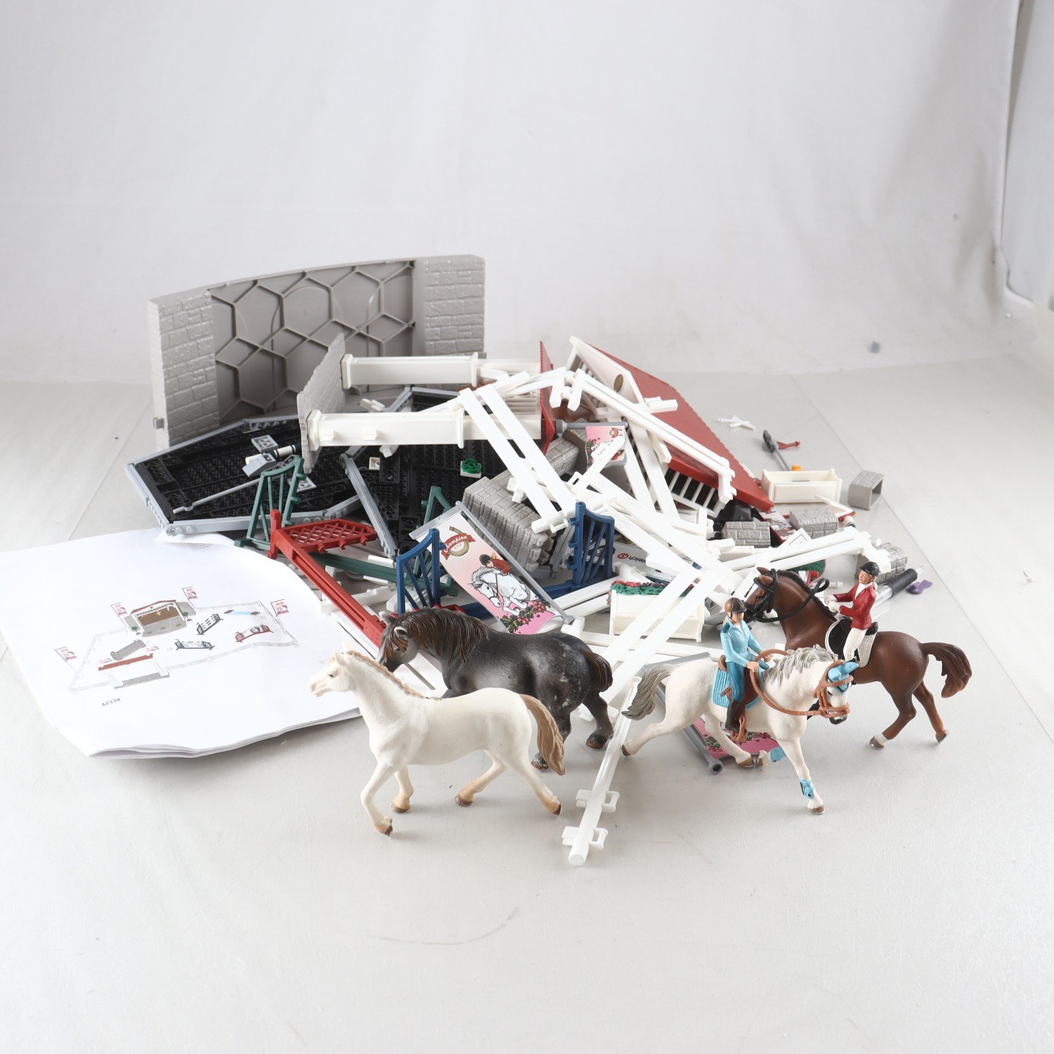 Ridstall, Schleich, med hästarna. Endast avhämtning