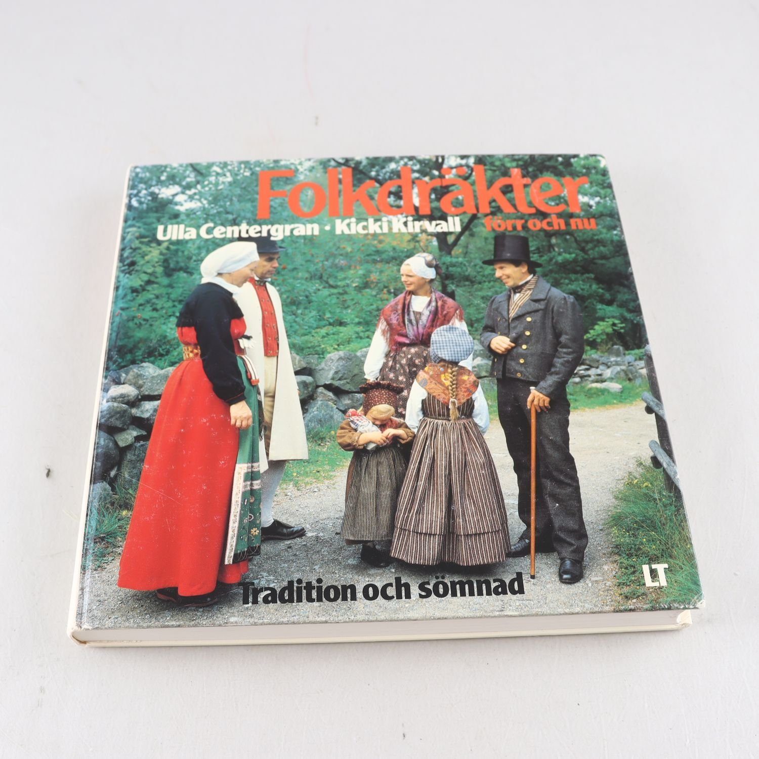Folkdräkter förr och nu: Tradition och sömnad