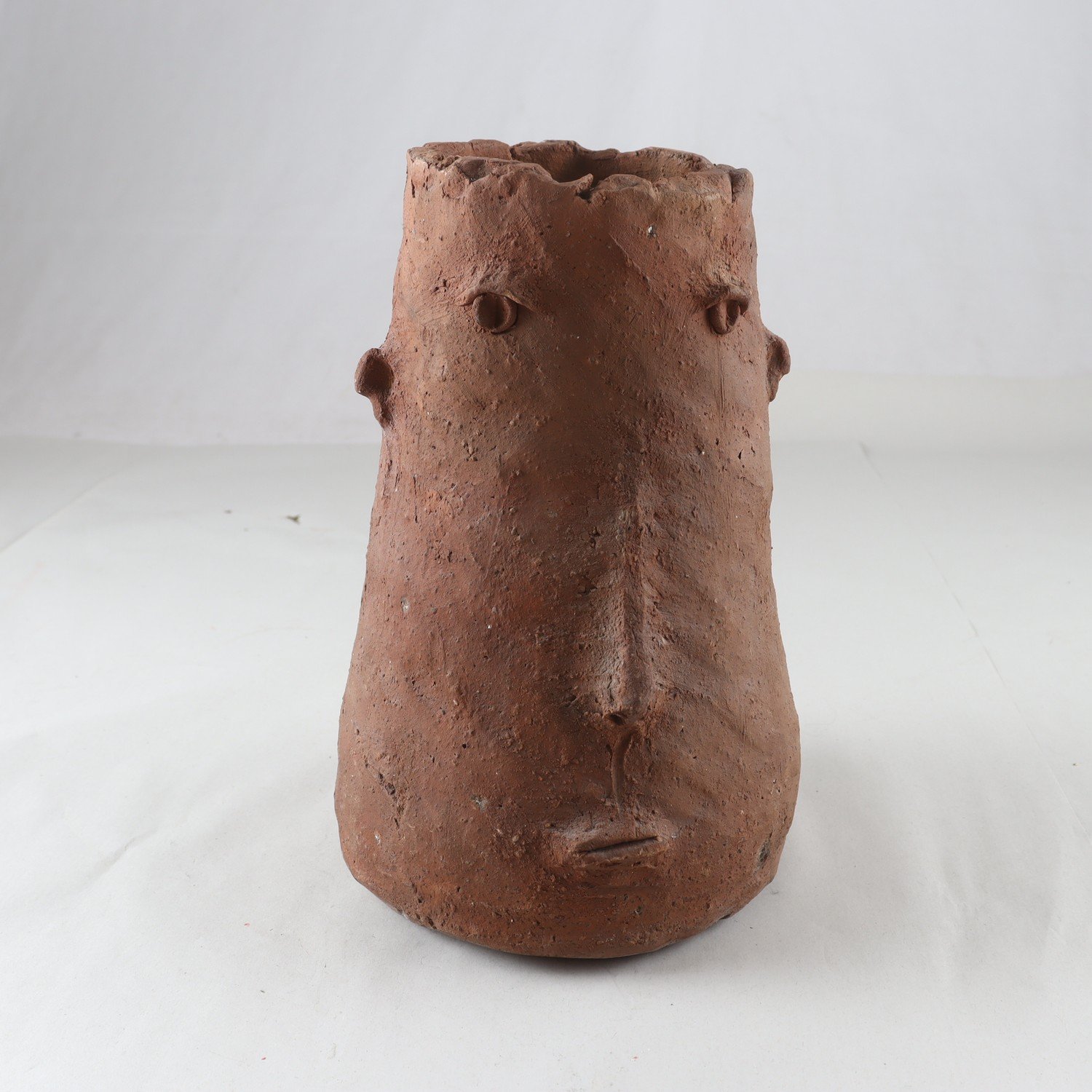 Vas, terracotta, handgjord. Endast avhämtning