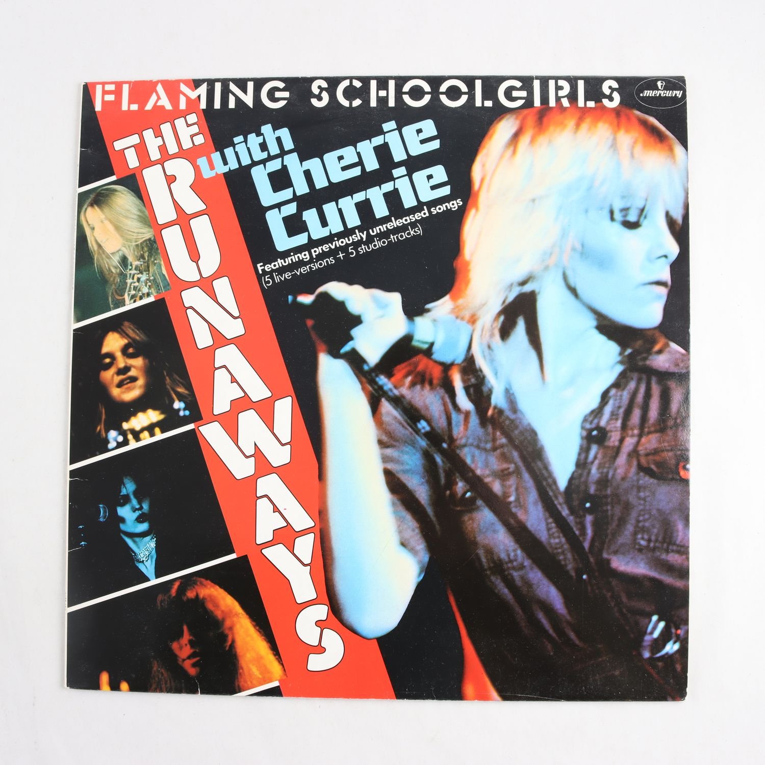 LP The Runaways With Cherie Currie, Flaming Schoolgirls