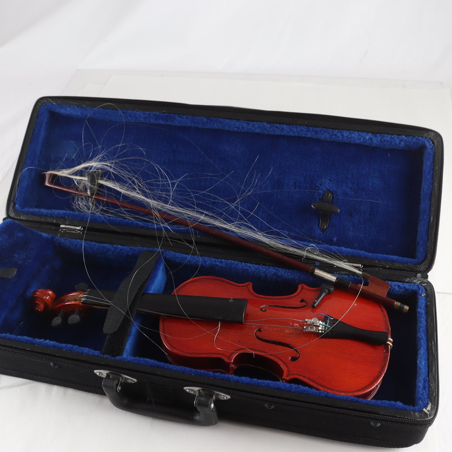 Violin, repobjekt. Samfraktas ej.