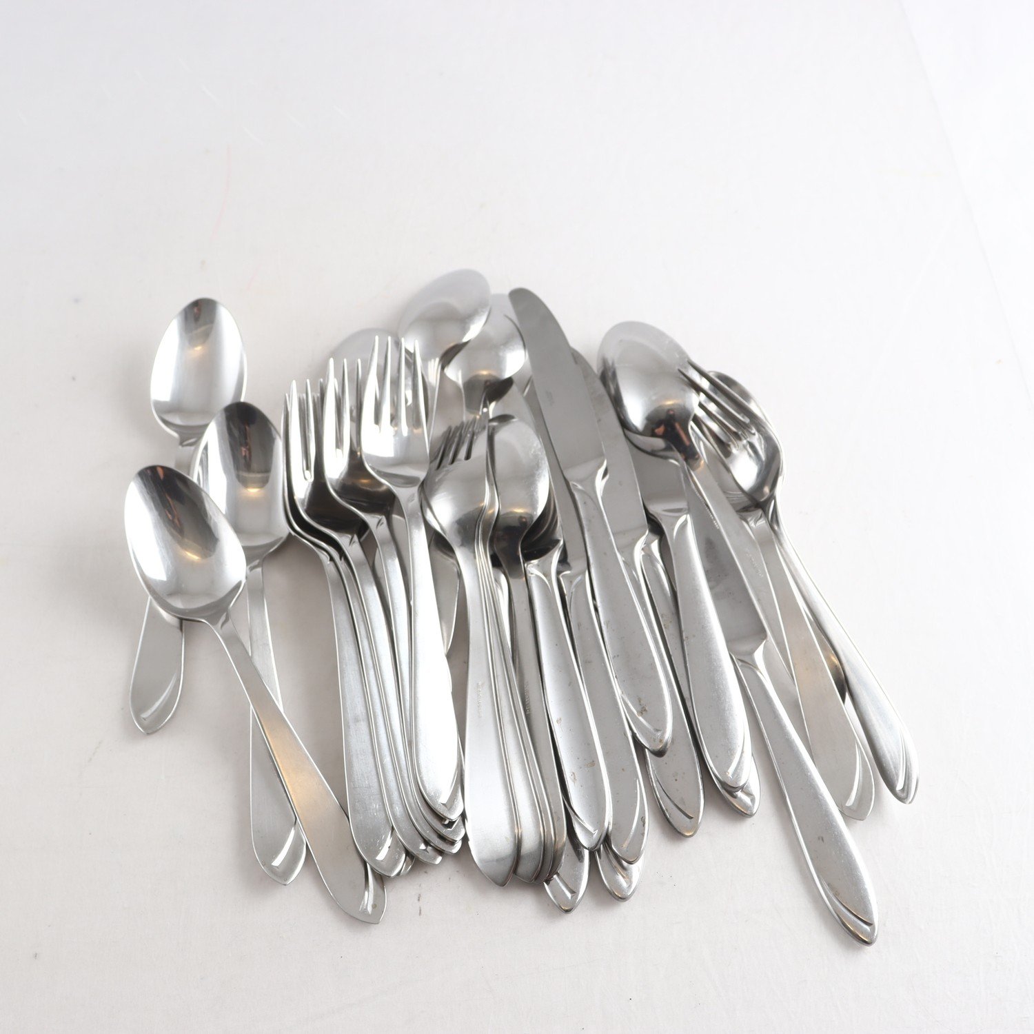 Bestick, Nilsjohan, ”Johanna”, rostfritt stål, kniv, gaffel, sked, 30 delar.