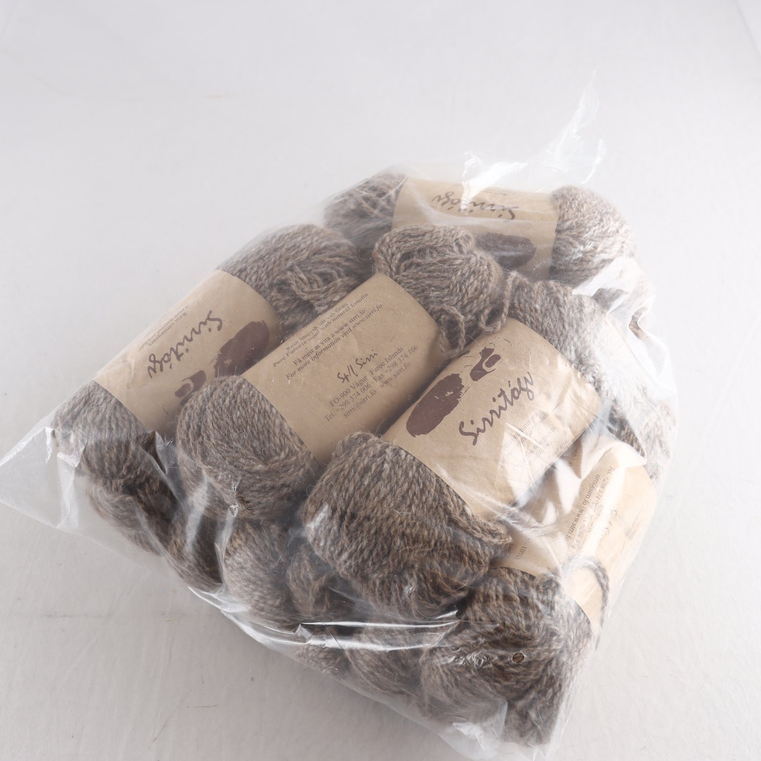 Islandsgarn, Sirri, beige, ull, 9 nystan.