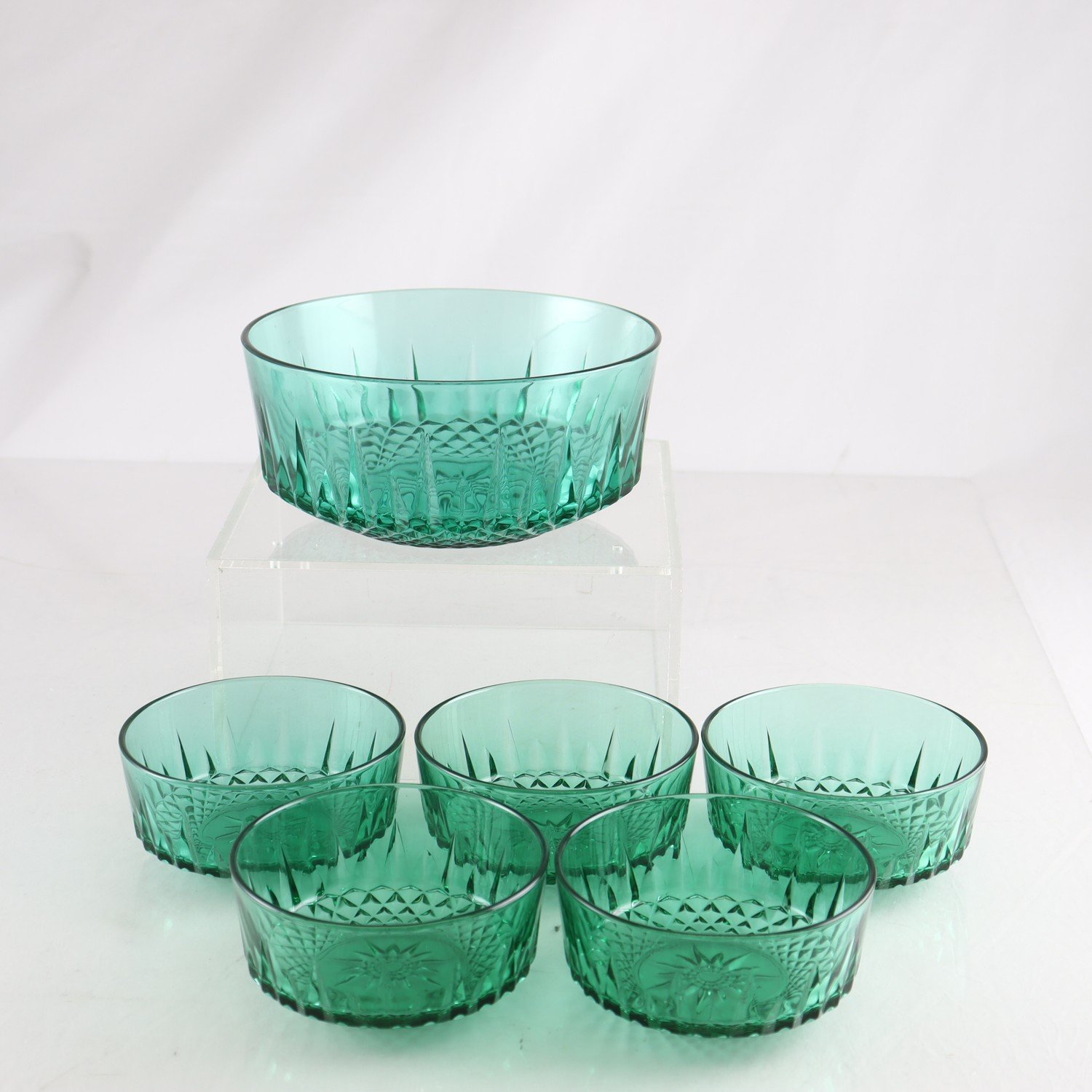 Skålar, dessert, grönt glas, Arcoroc, Frankrike, vintage. Samfraktas ej.