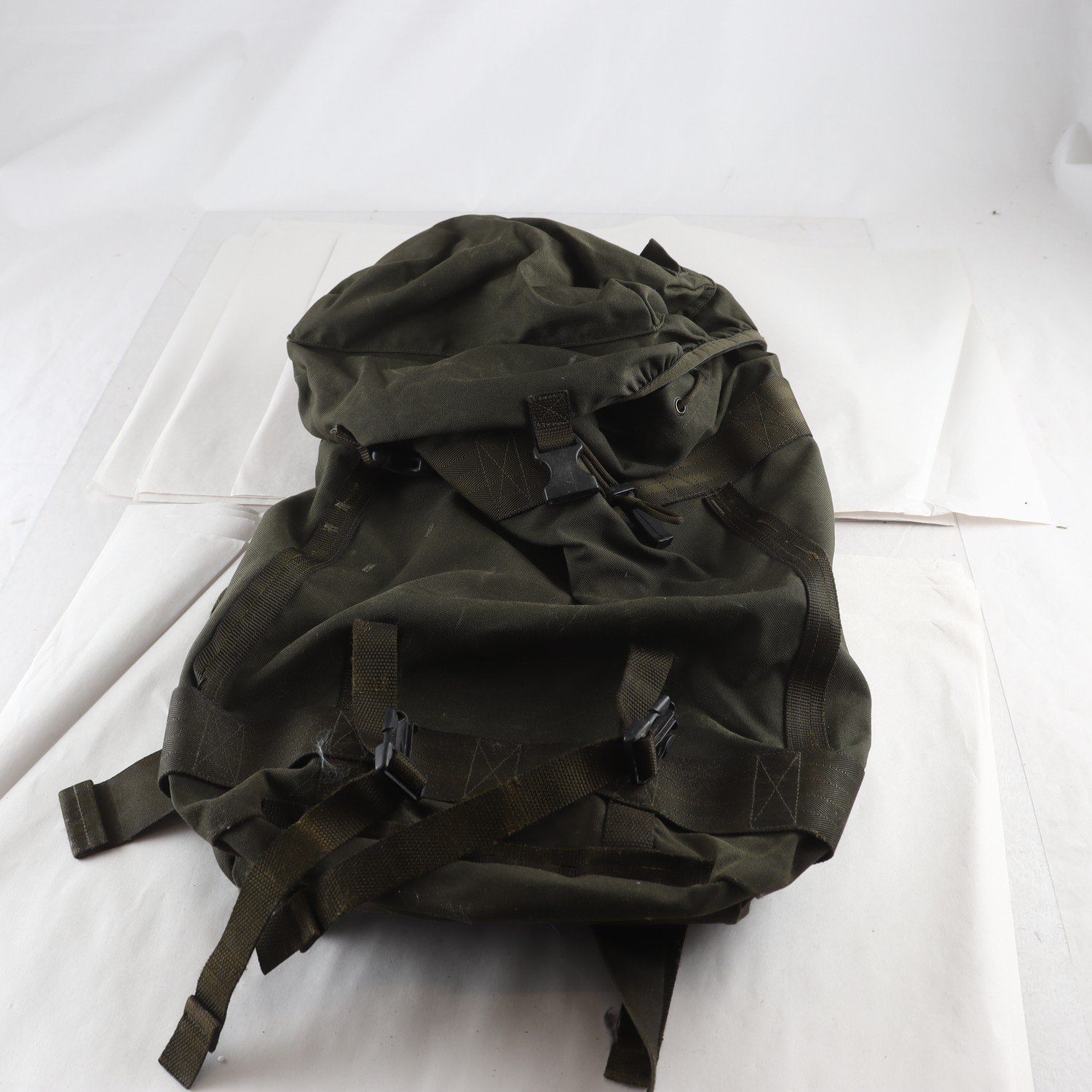 Ryggsäck, Militärryggsäck, tre kronor. Samfraktas ej.