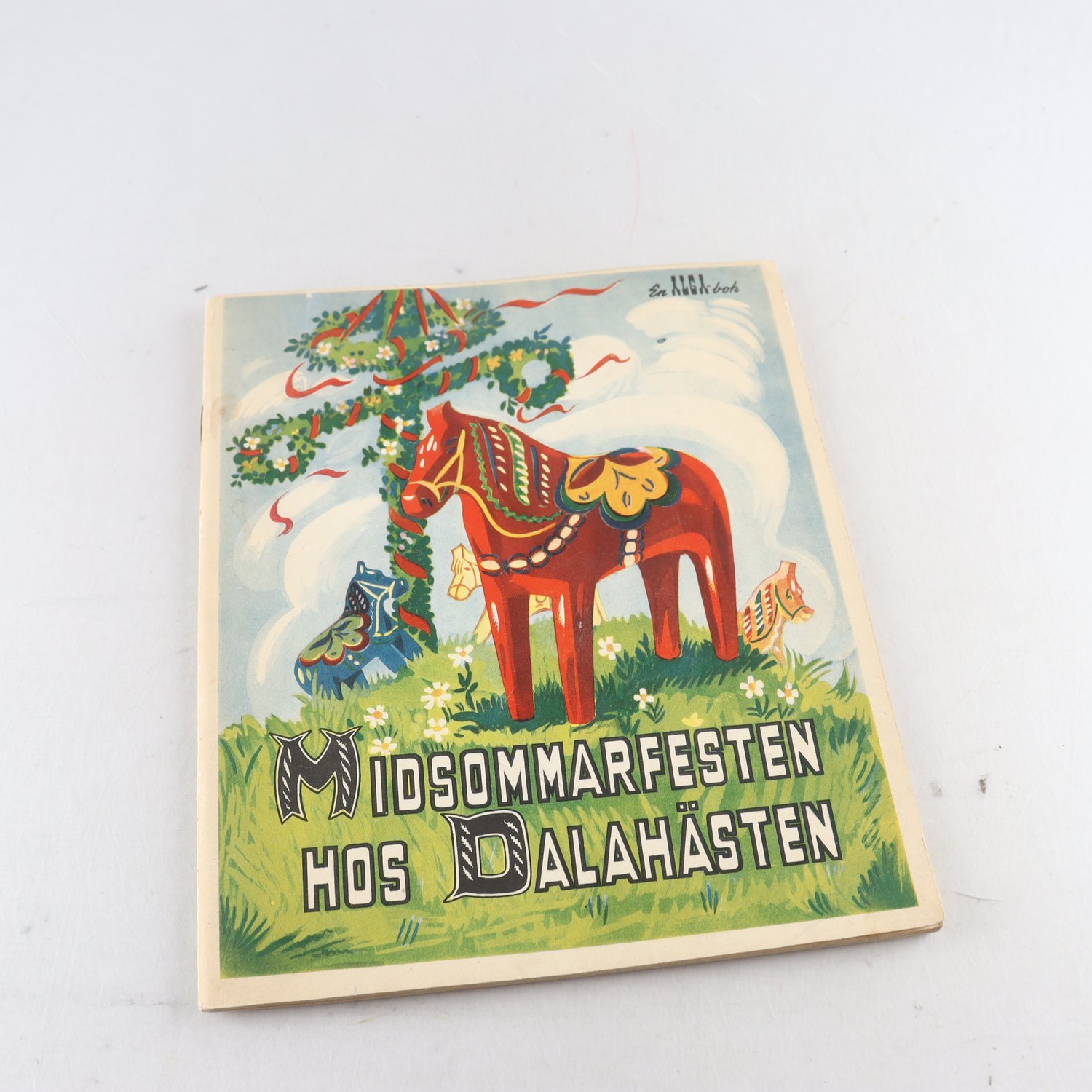 Midsommarfesten hos Dalahästen