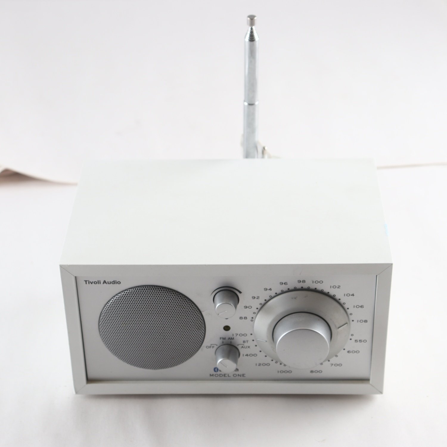 Radio, Tivoli audio, model one, bluetooth.