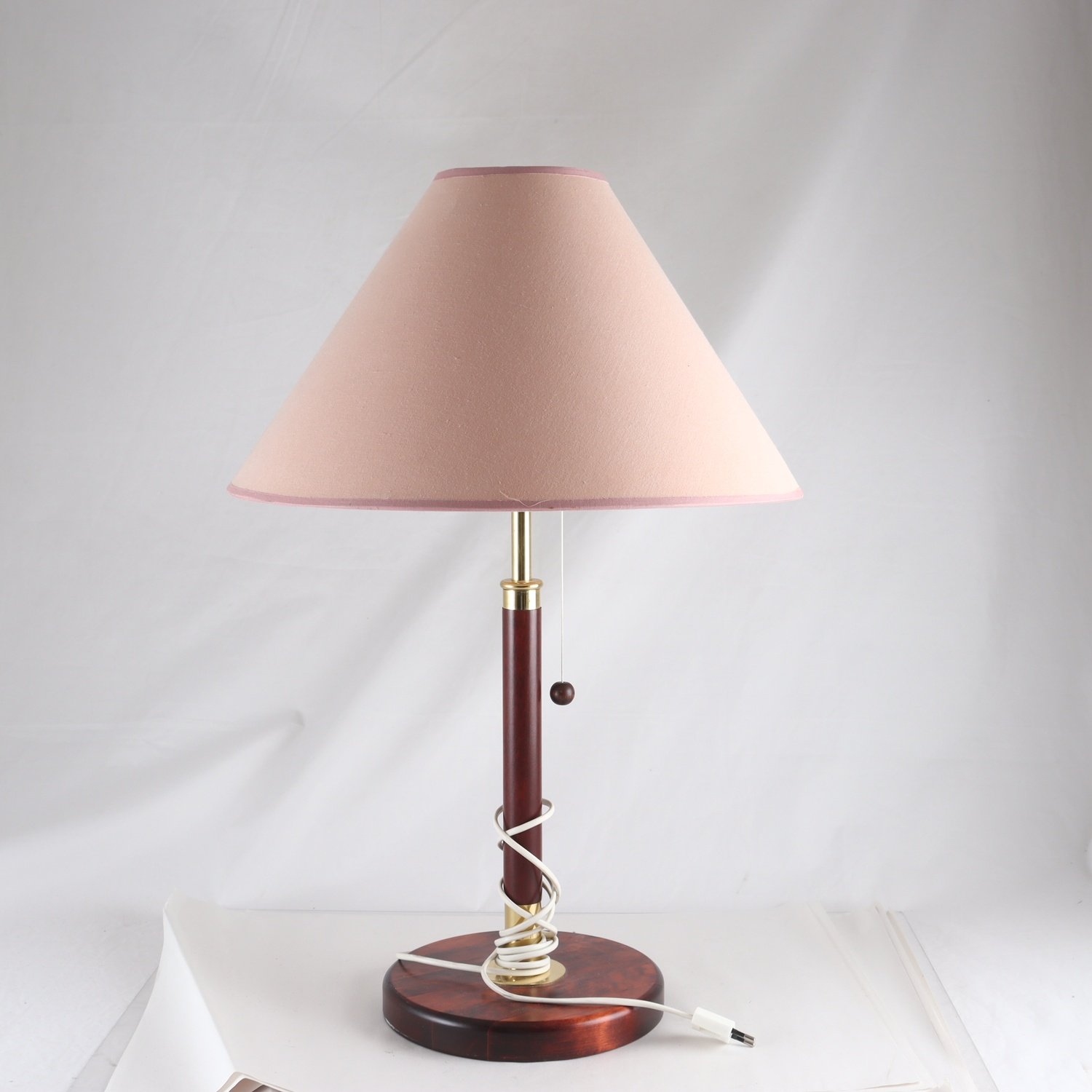 Bordslampa, B302-ikea, 80 talet. Endast avhämtning.