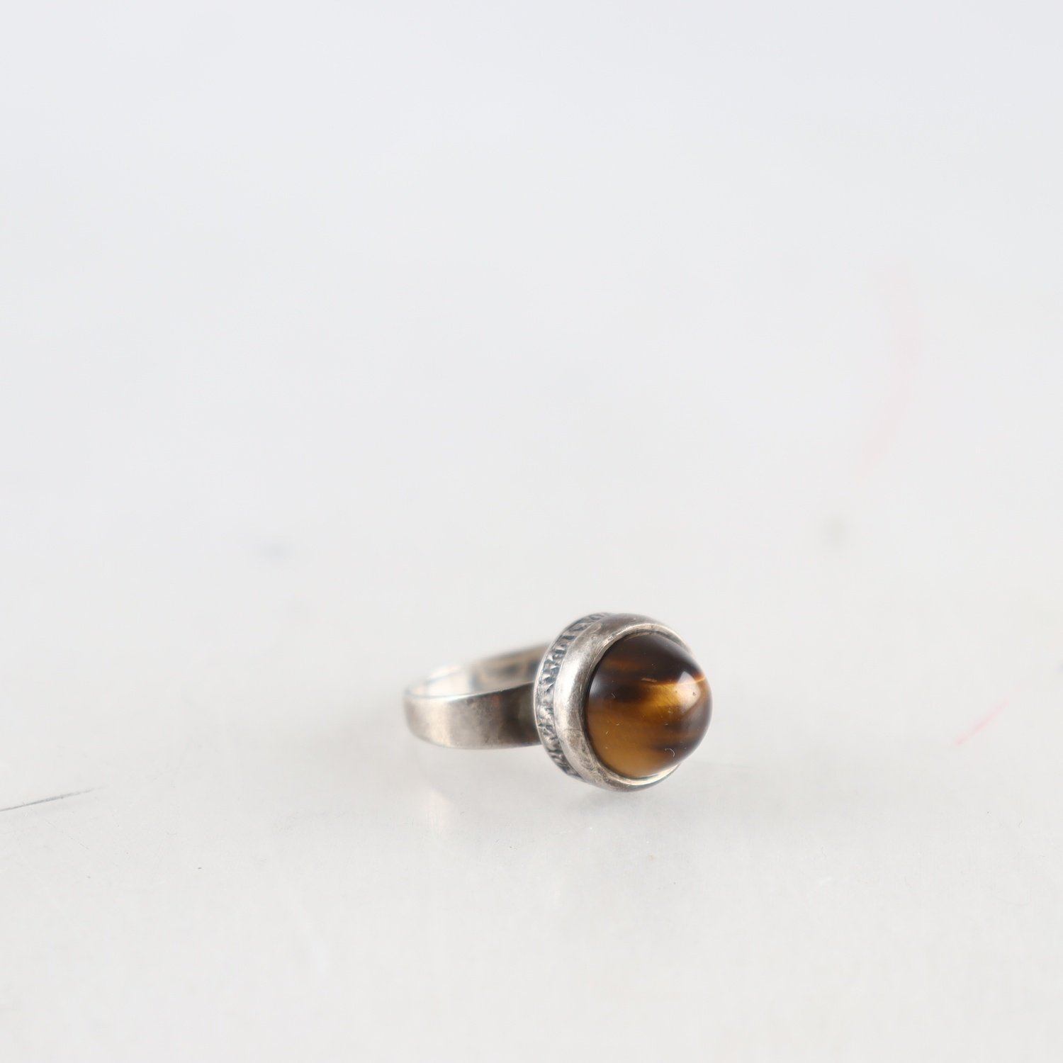 Ring, kattfot, silver, tigeröga, 1970.