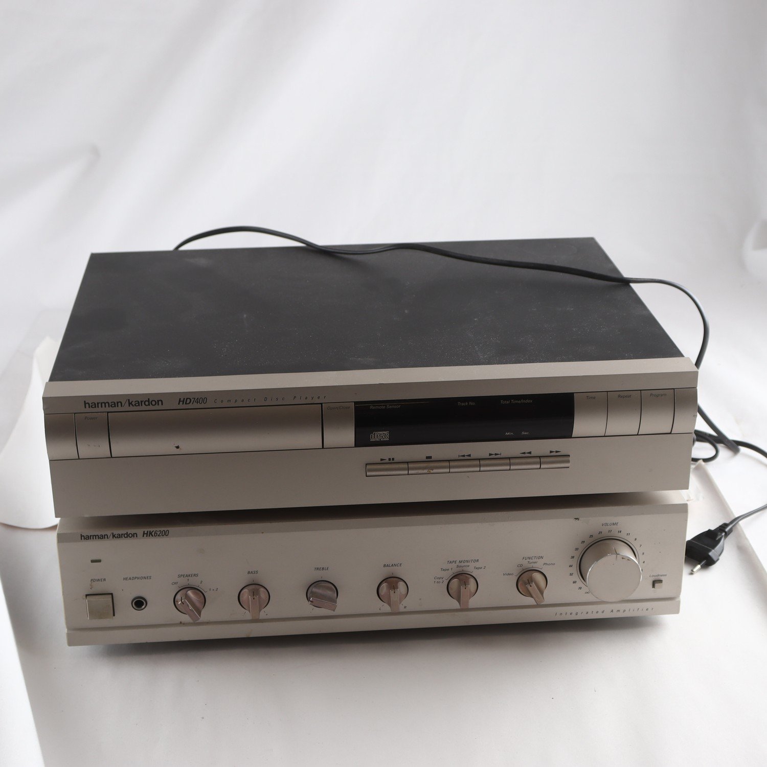Förstärkare, CD-spelare, Harman Kardon. Endast avhämtning.