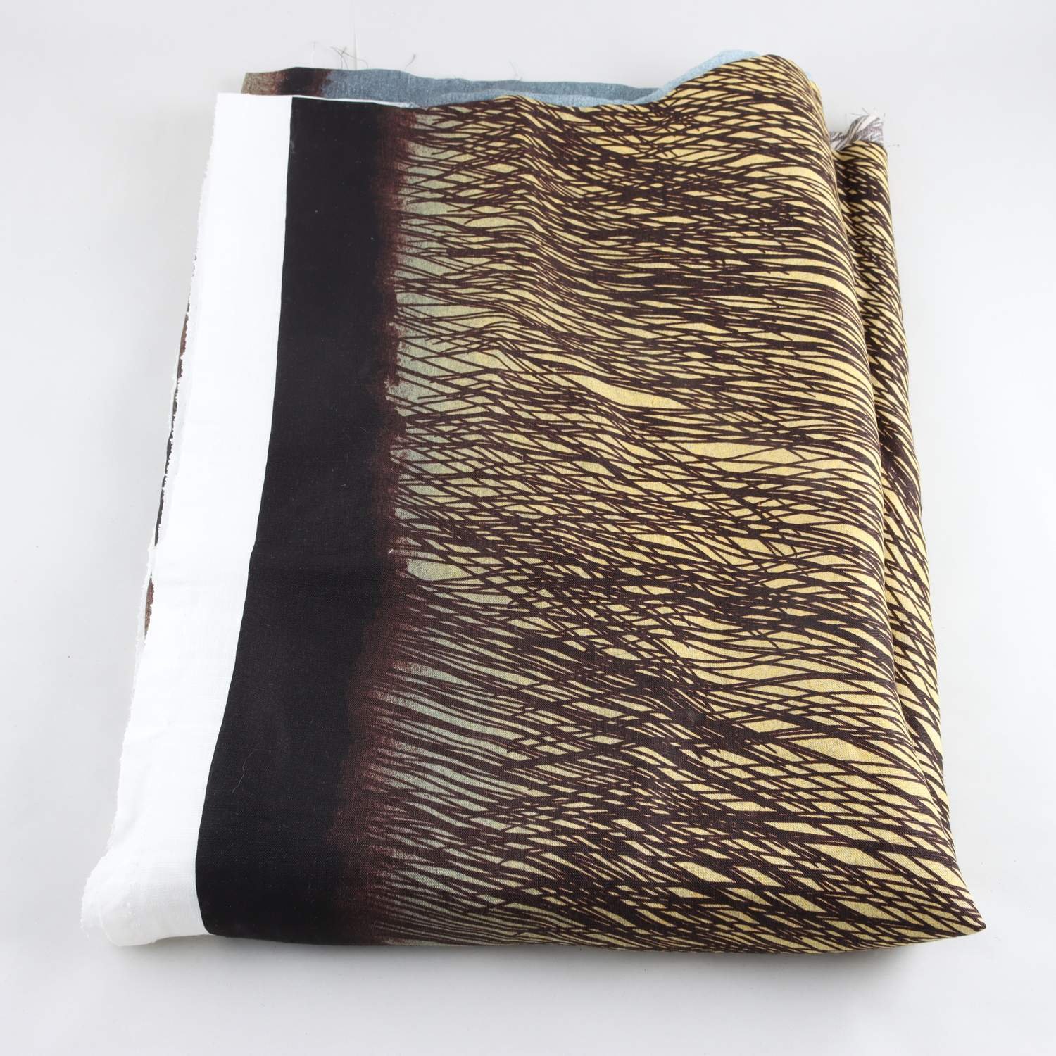 Tyg, Marimekko, Aino-Maija Metsola 2012, ”Kuuskajaskari”, 100% lin