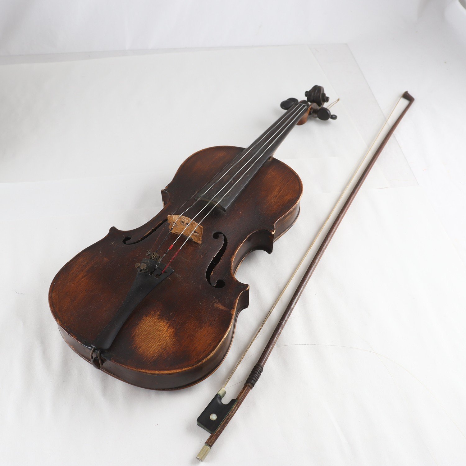 Violin. Repobjekt. Endast avhämtning.