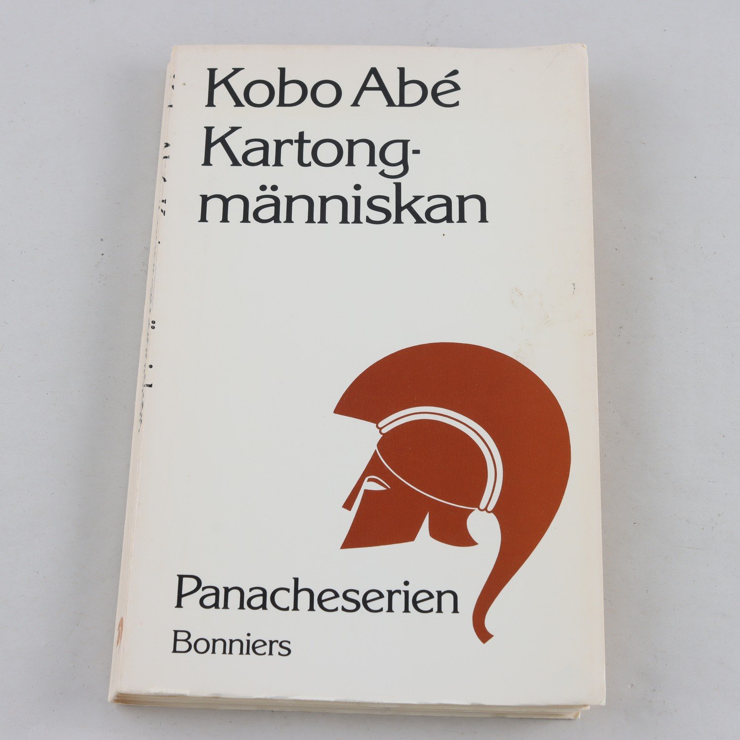 Kobo Abé, Kartongmänniskan