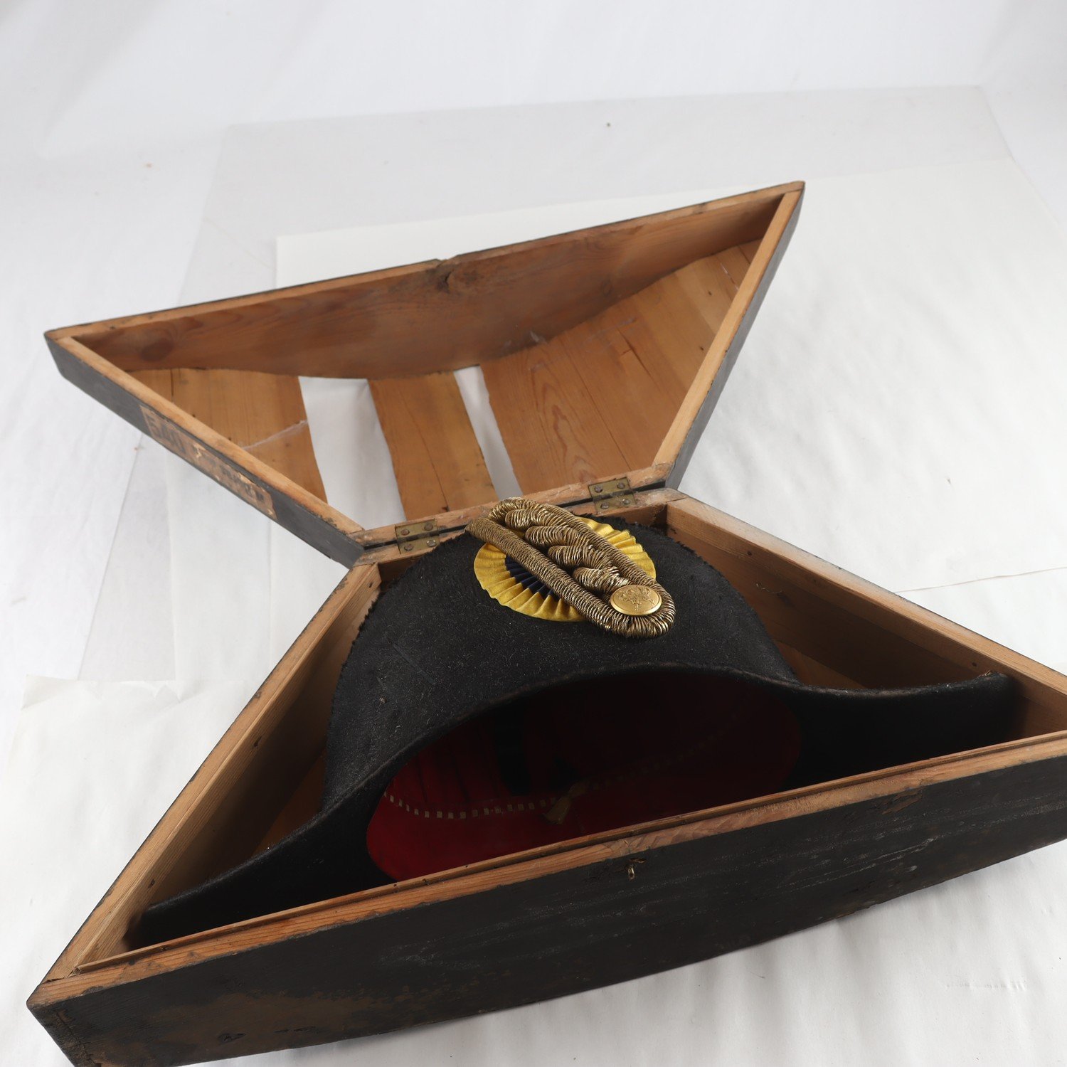 Hatt, Bicorne, 1800-tal. Samfraktas ej.