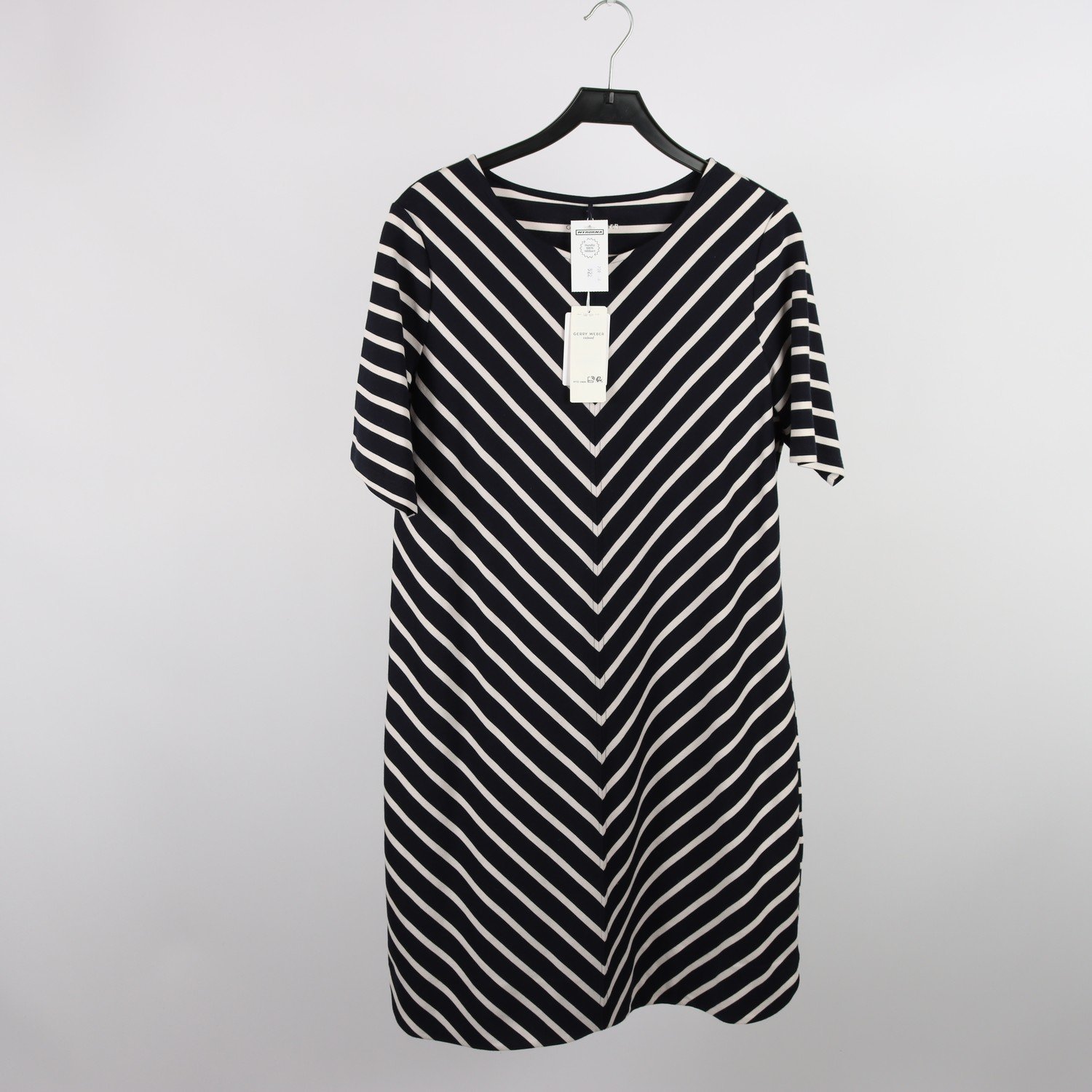 Klänning, Gerry Weber, randig, vit, blå, stl. 44.