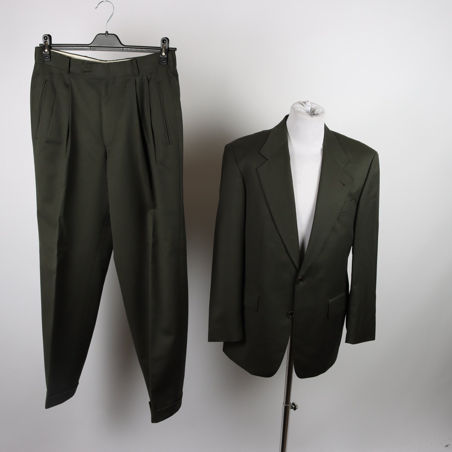 Kostym, Hugo Boss, grön, stl. 48