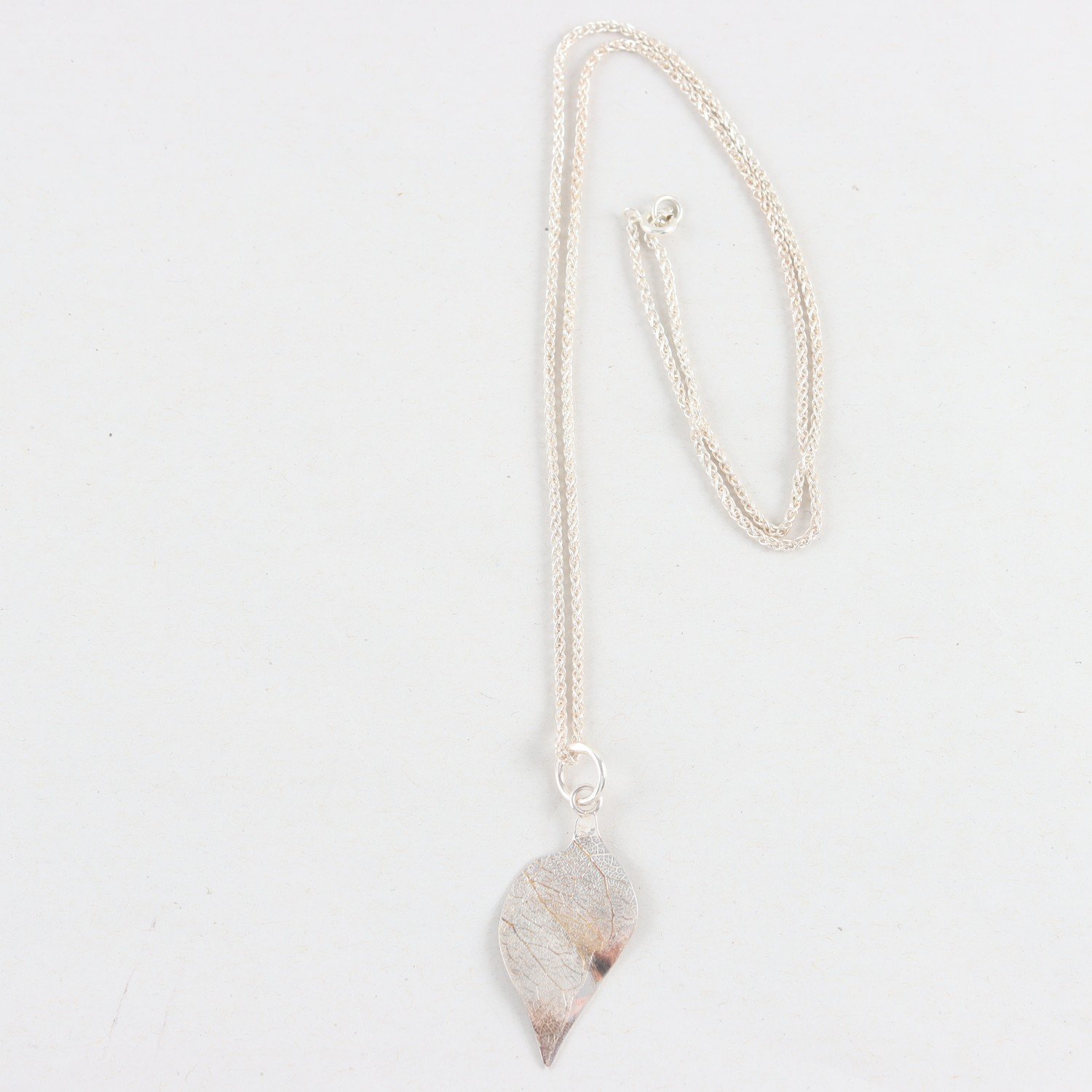 Halsband, hänge, silver, löv, vikt: 9,6g