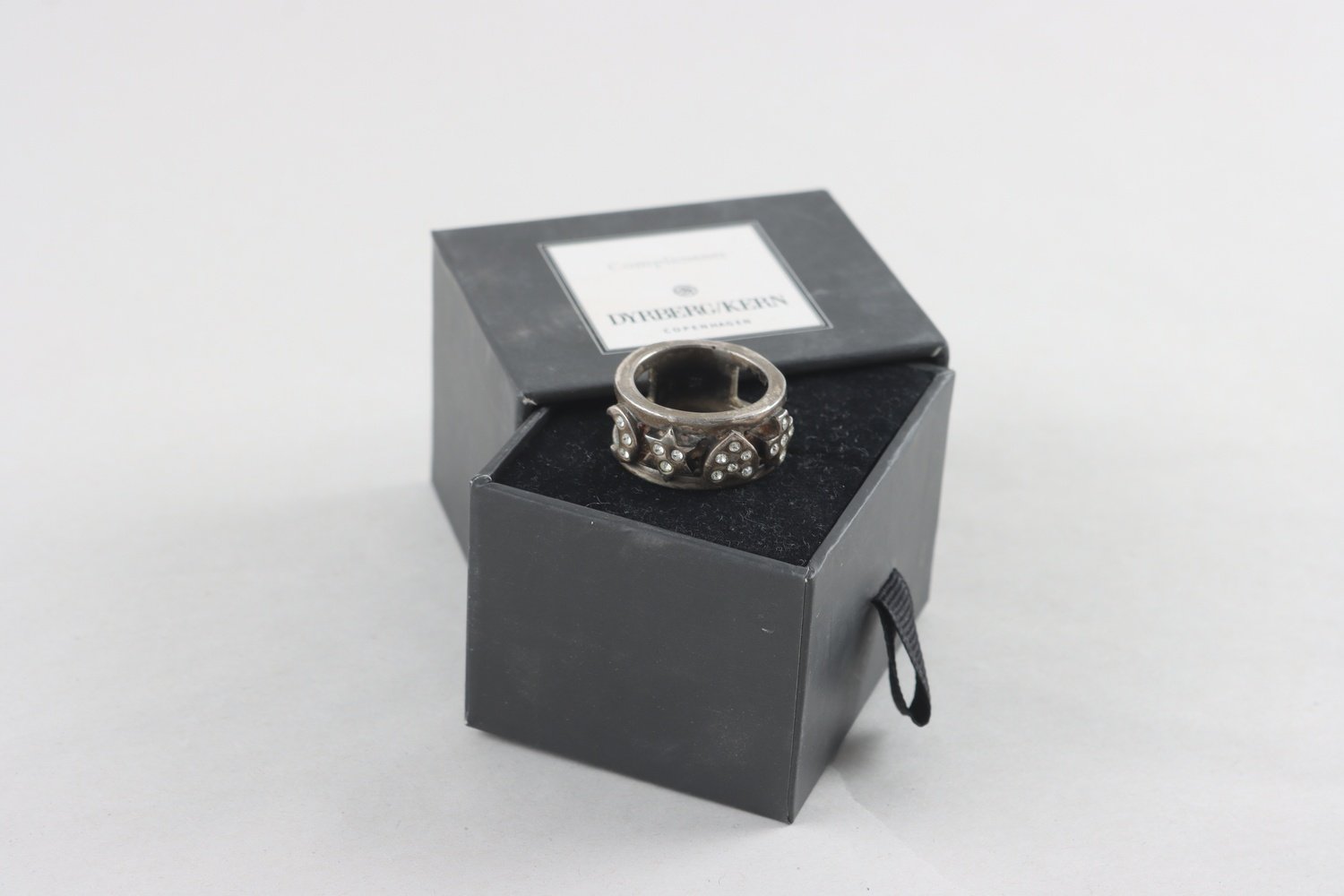 Ring, stenar, Dyberg Kern
