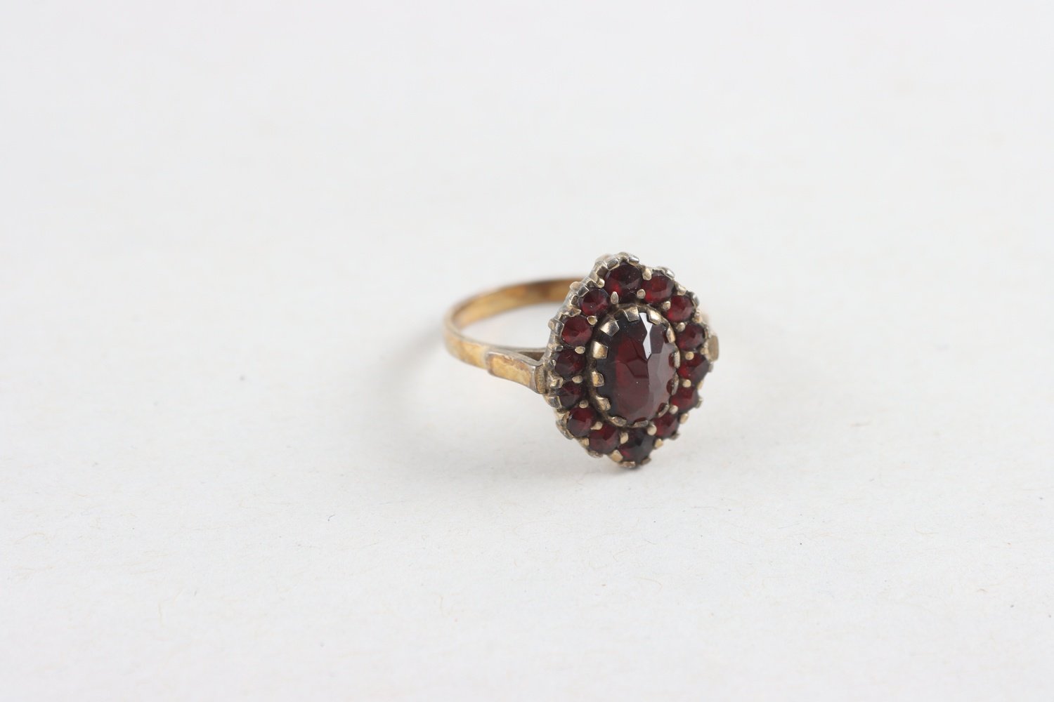 Ring, förgyllt silver 900, granater, brv: 3,6g