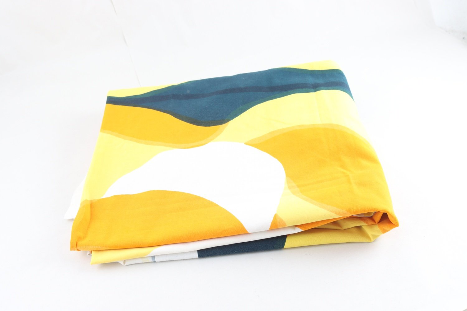 Tyg, Marimekko Mustasukkainen 1967, mönstrad, mått ca. 140 x 240 cm