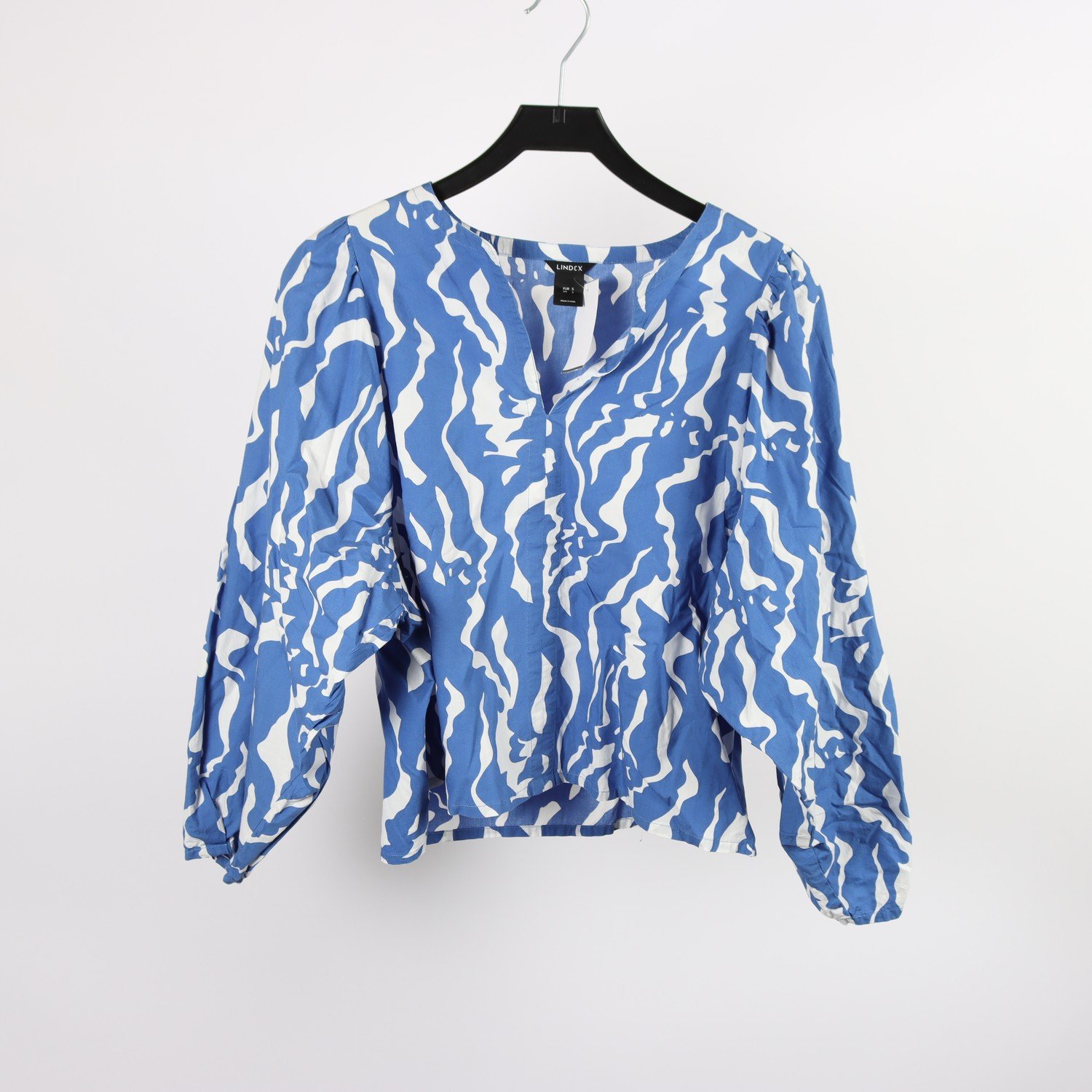 Blus, Lindex, blå, vit, mönstrad, stl. S