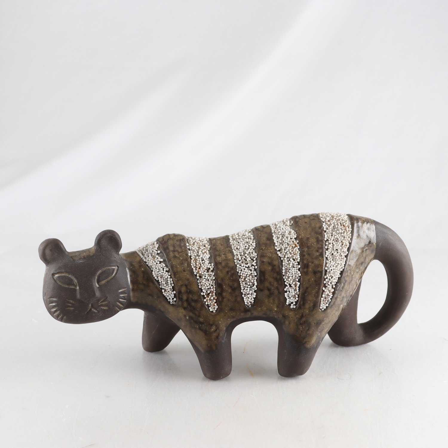Figurin, katt, keramik, Karl Erik Iwar, signerad