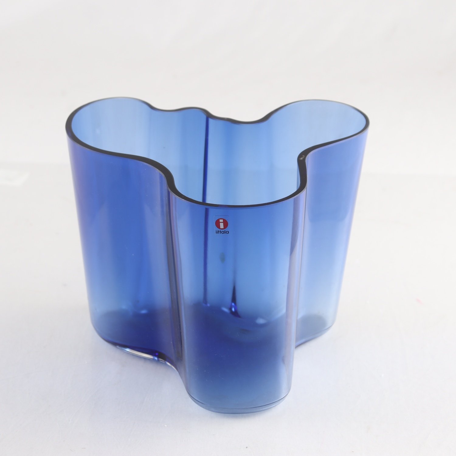 Vas, Iittala, Savoy, Alvar Aalto, blå. Samfraktas ej.