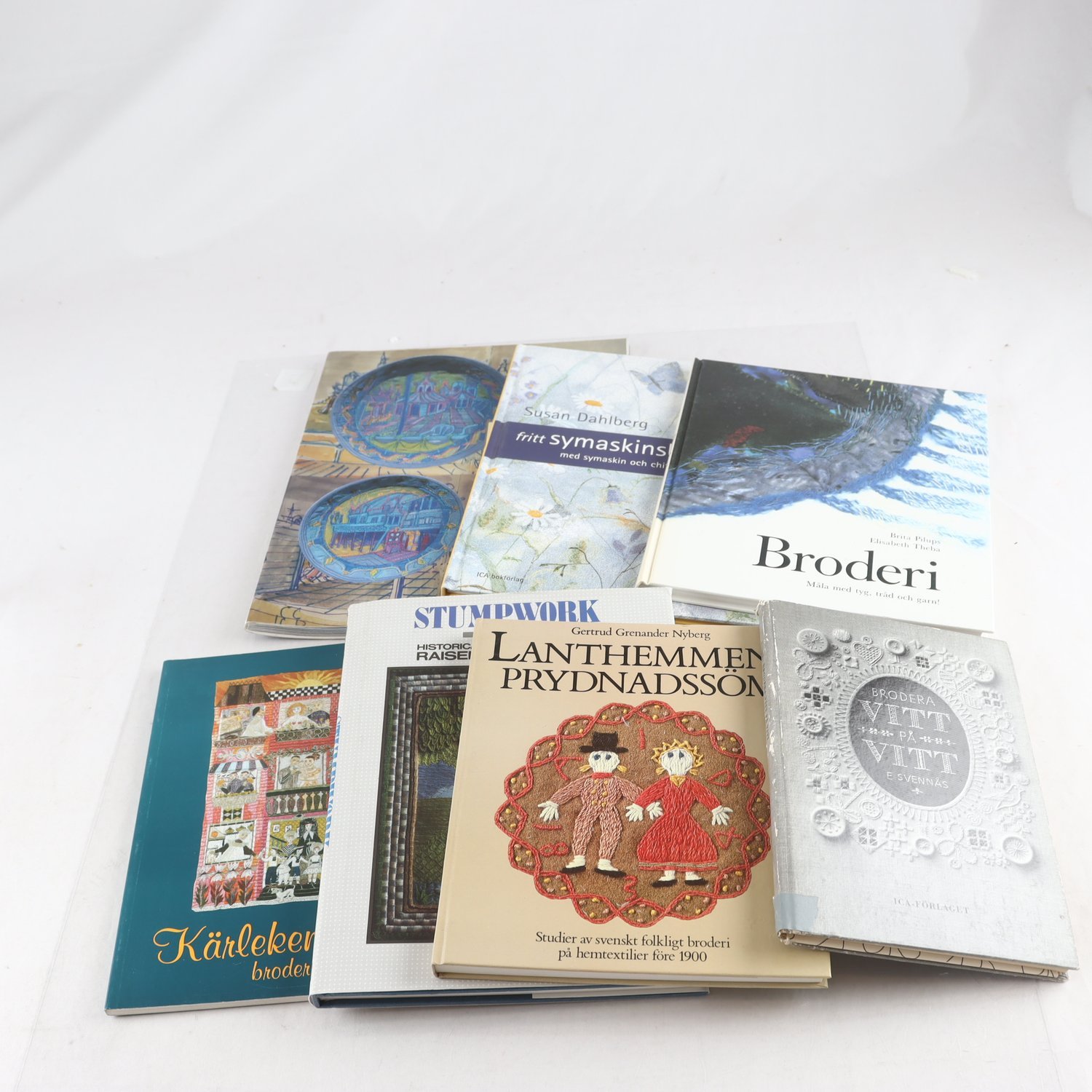 Bokpaket, Broderi, 7 volymer