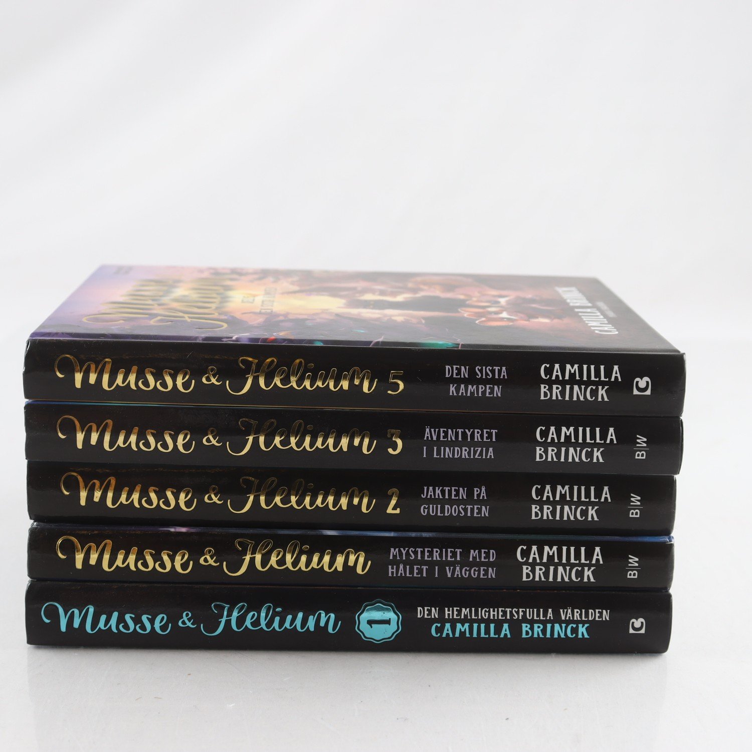 Musse & Helium, Bok 1-3 + 5 i första och Bok 1 i andra serien