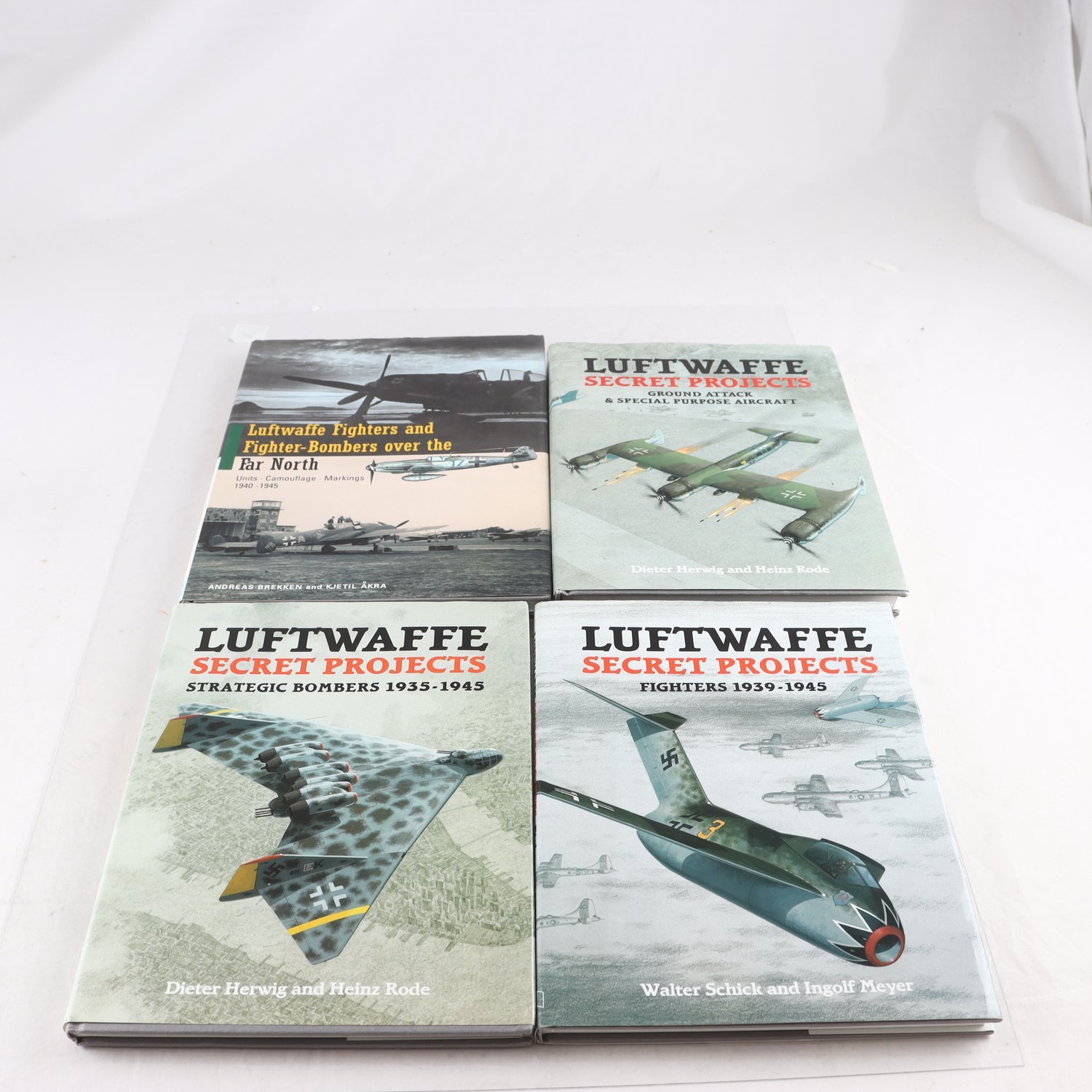 Bokpaket, Luftwaffe, 4 volymer