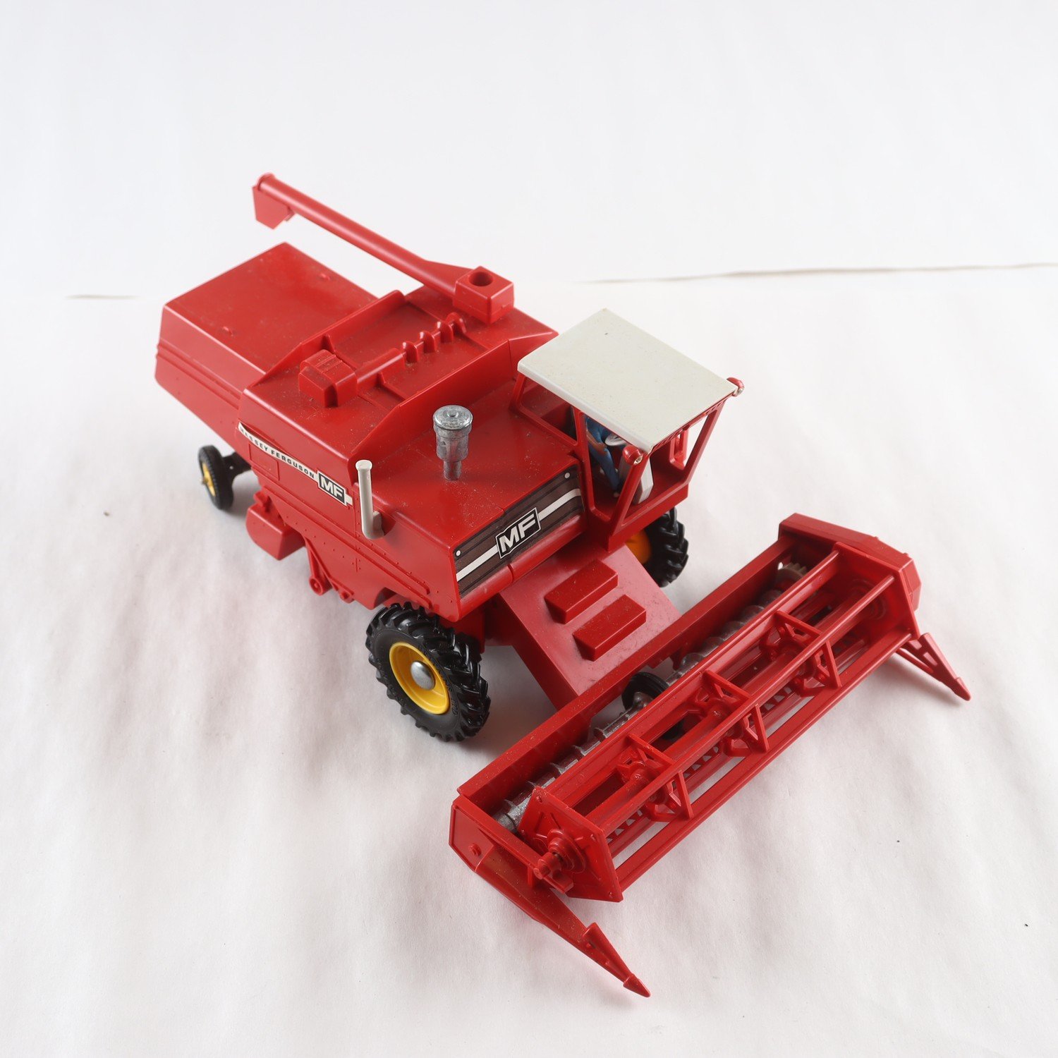 Skördetraktor, Massey ferguson, britains ltd.