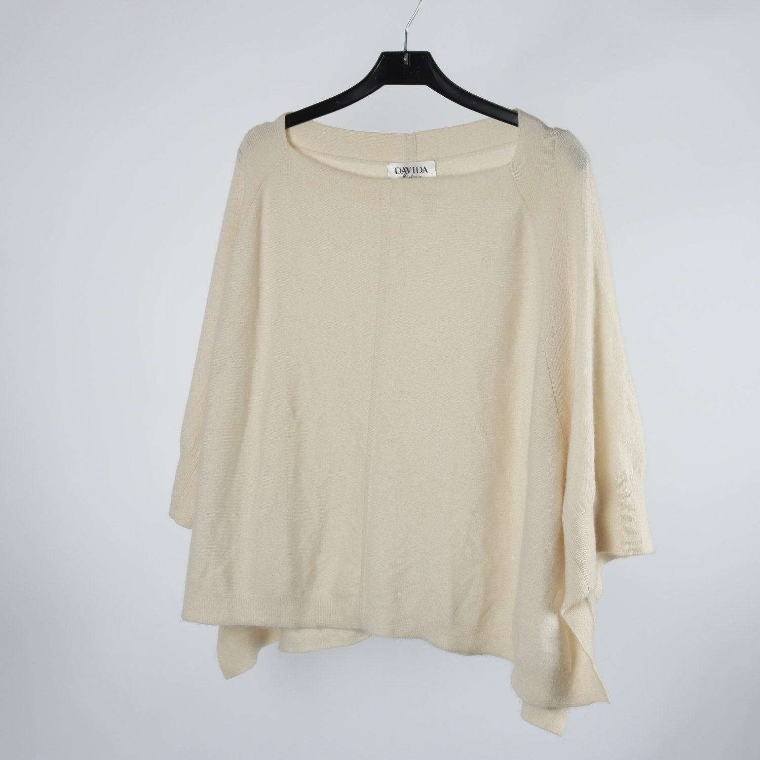 Stickad poncho, Davida, vit, Kashmir, stl. One size