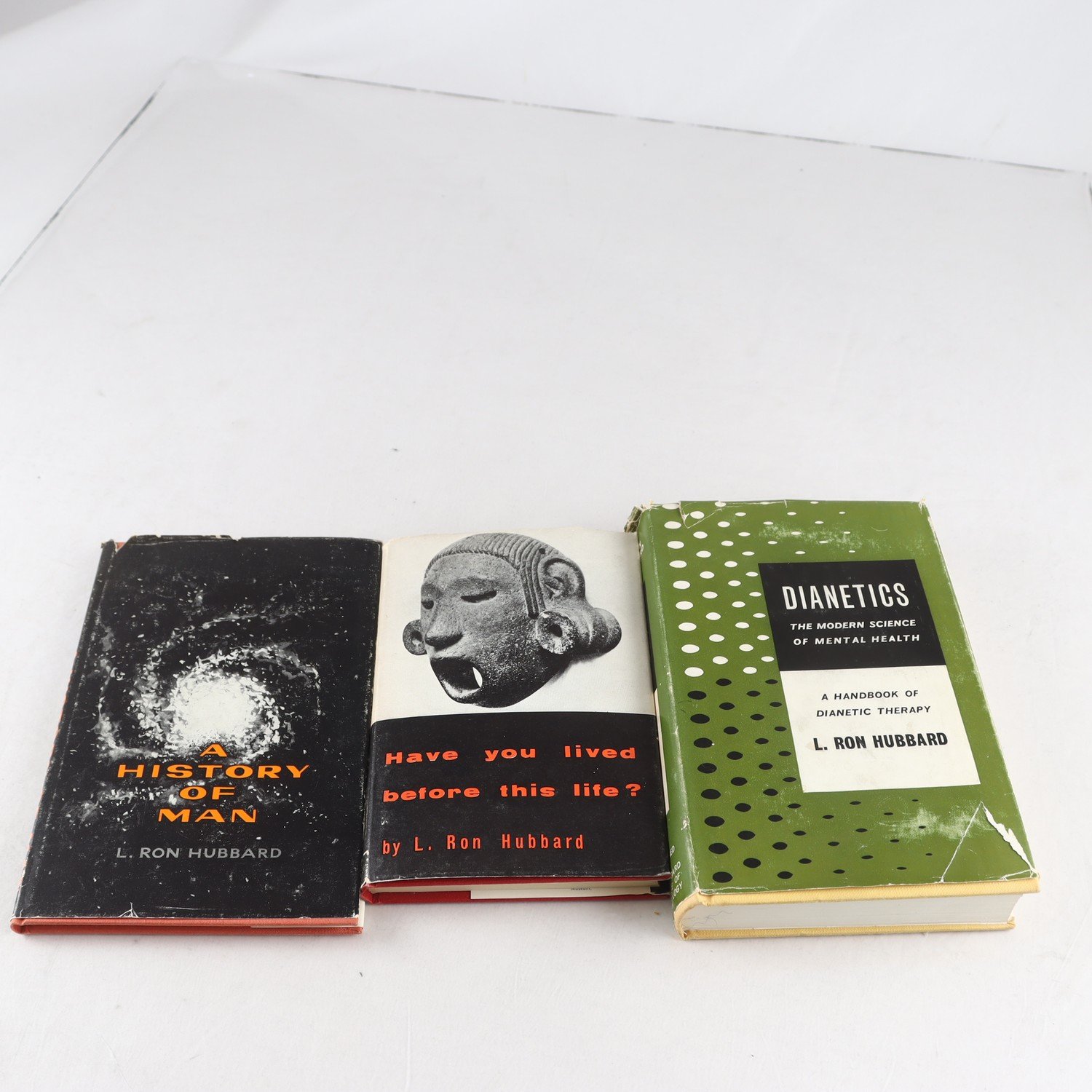 L. Ron Hubbard, bokpaket med 3 volymer