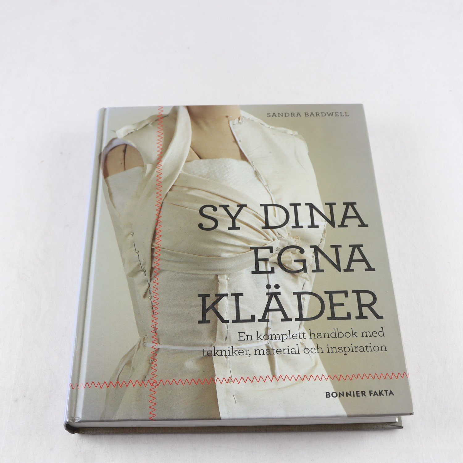 Sandra Bardwell, Sy dina egna kläder