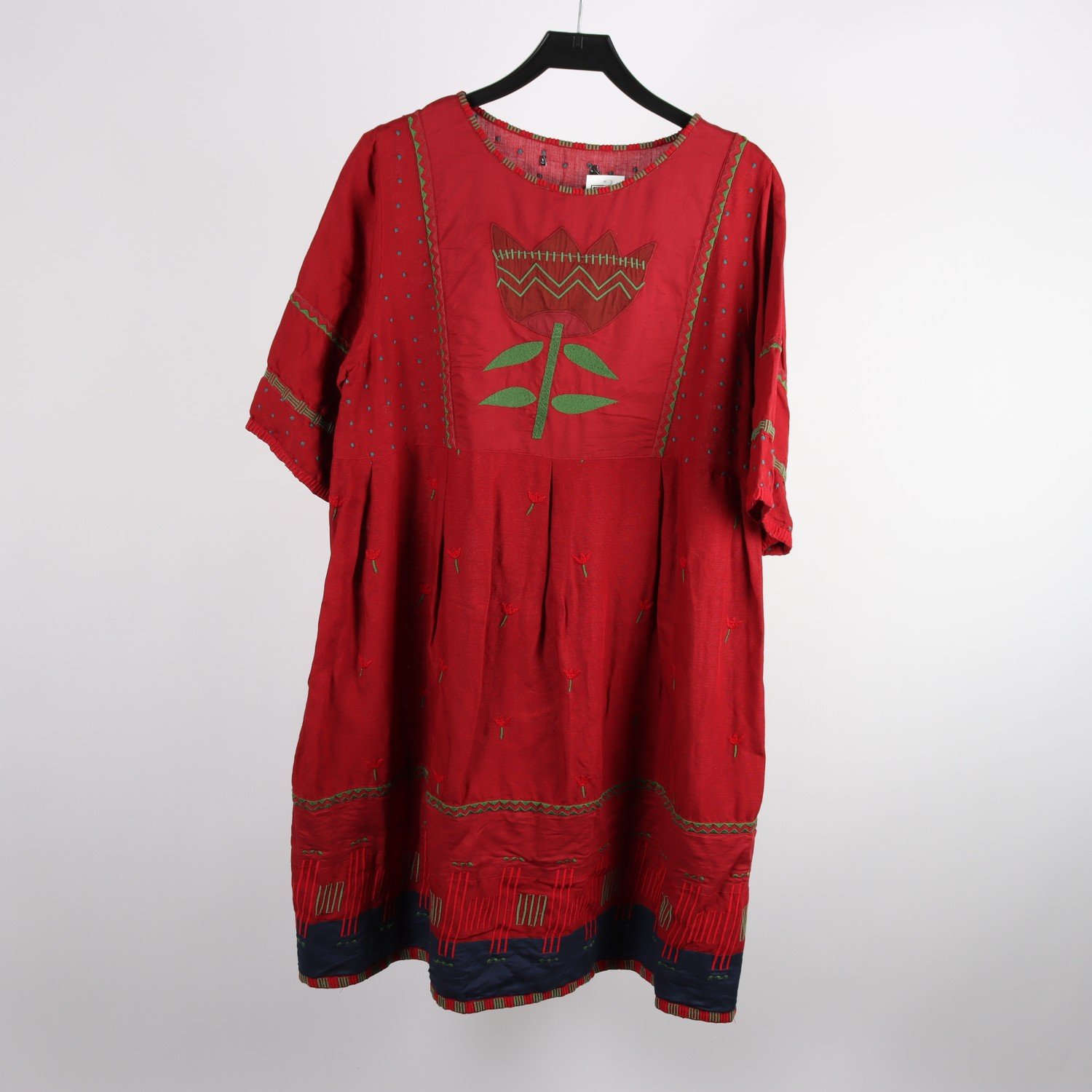 Klänning, Gudrun Sjödén, röd, broderi, stl. ca S/M