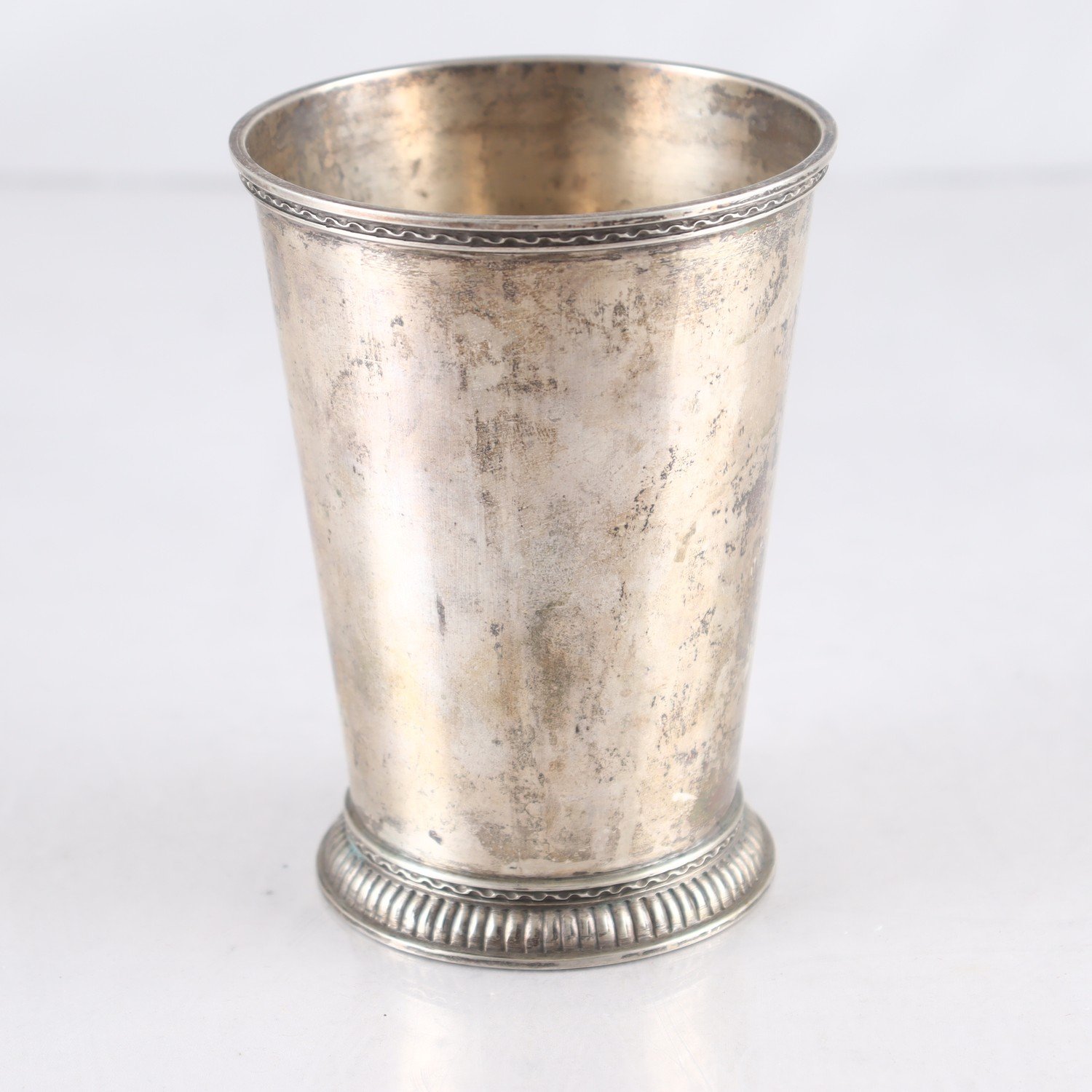 Silverbägare, Silvervas, stämplad CGR kattfot U8, E Råström, silver.