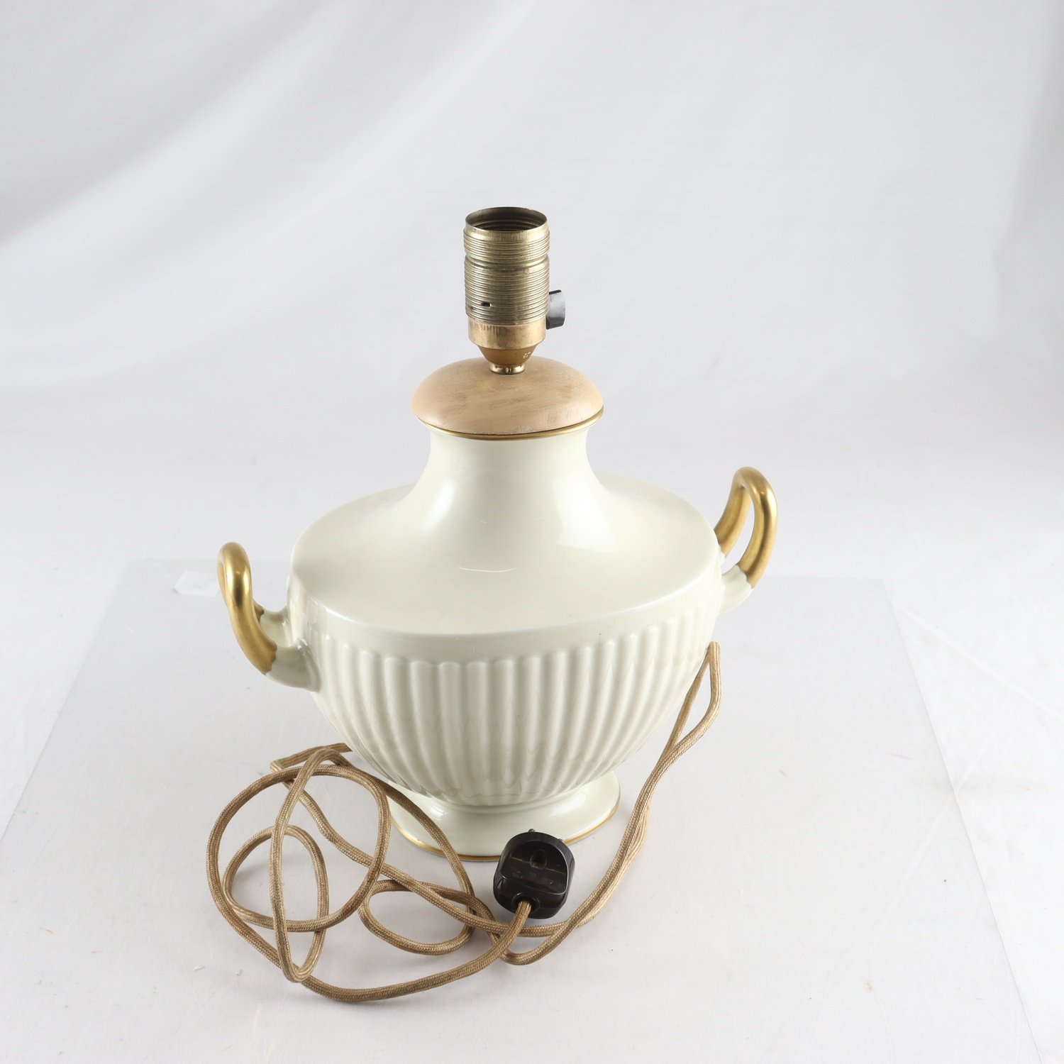 Lampa, Rosenthal. Samfraktas ej.