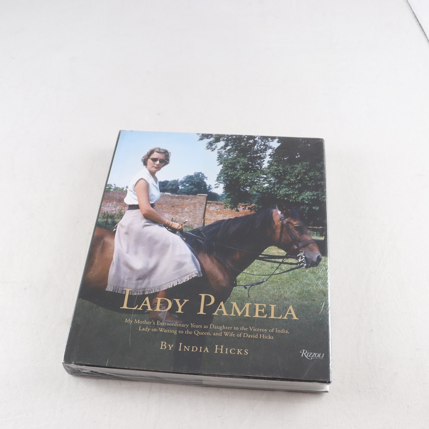 Lady Pamela, by India Hicks (inplastad)