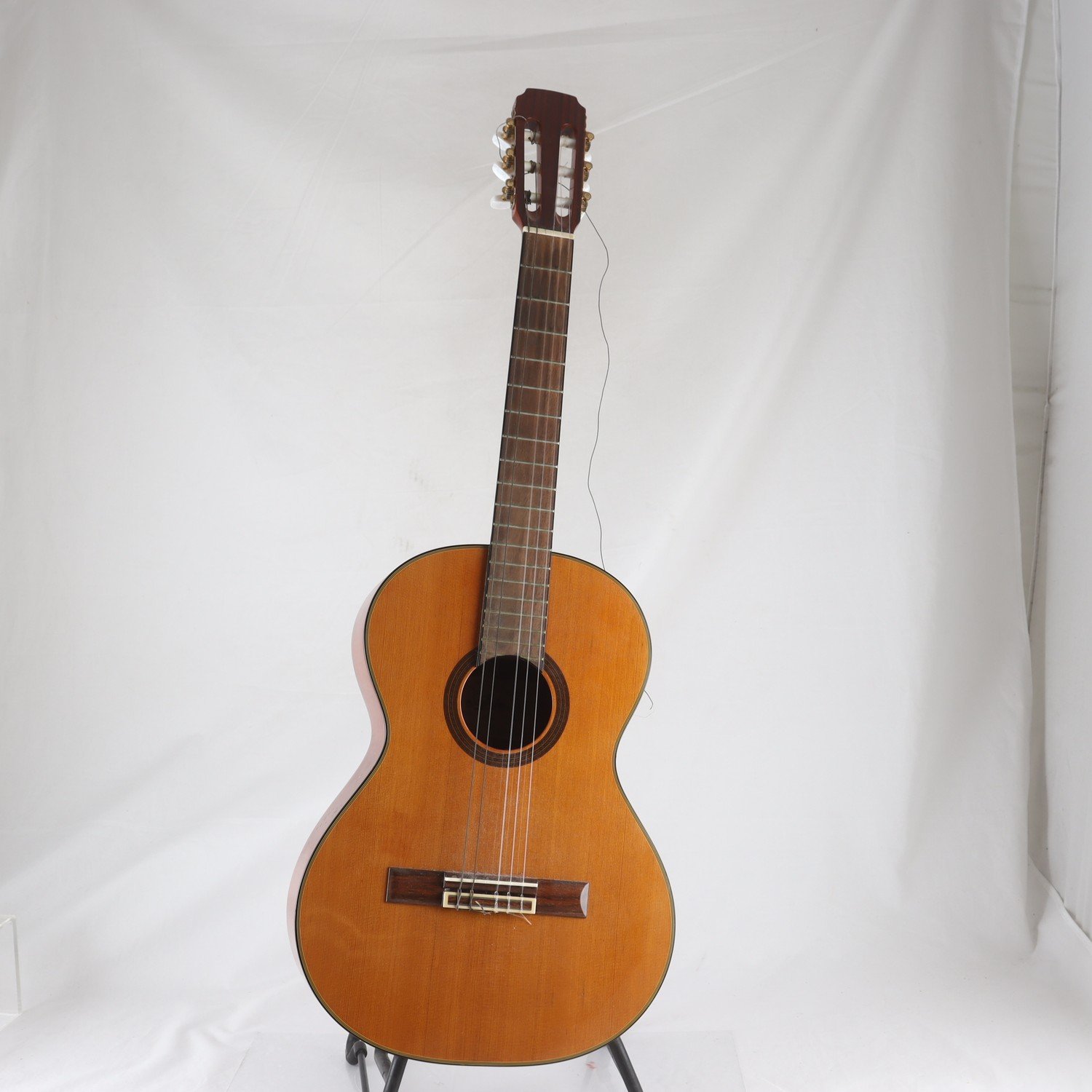 Akustisk Gitarr, Aria. Endast avhämtning.