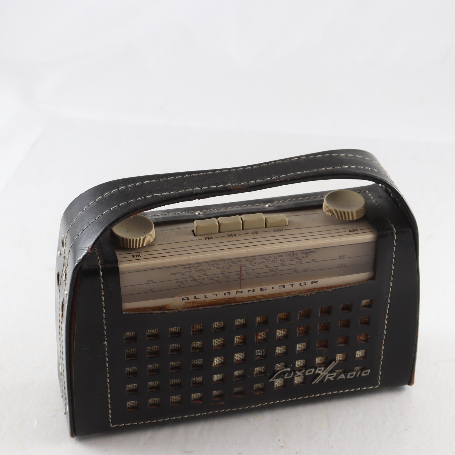 Radio, Luxor