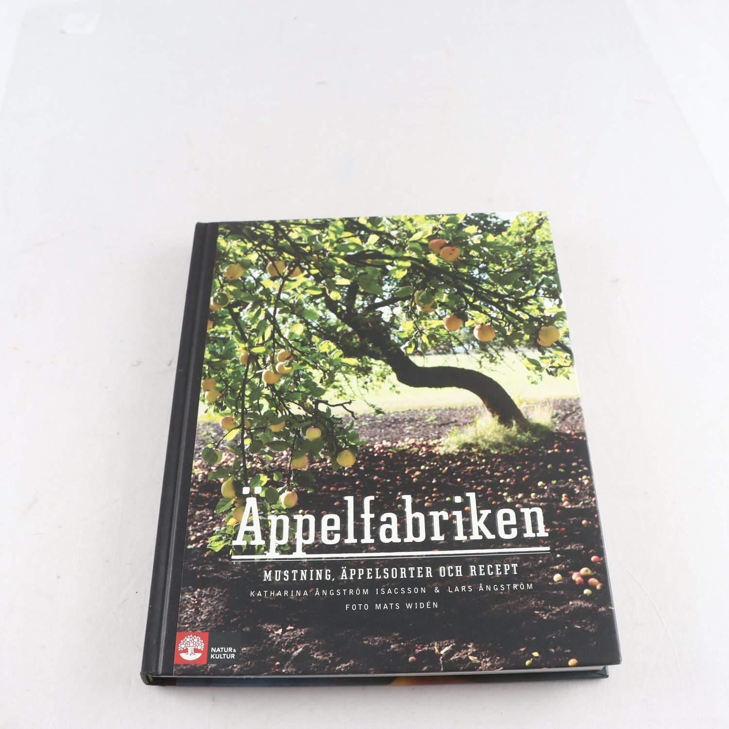 Äppelfabriken: Mustning, äppelsorter och recept