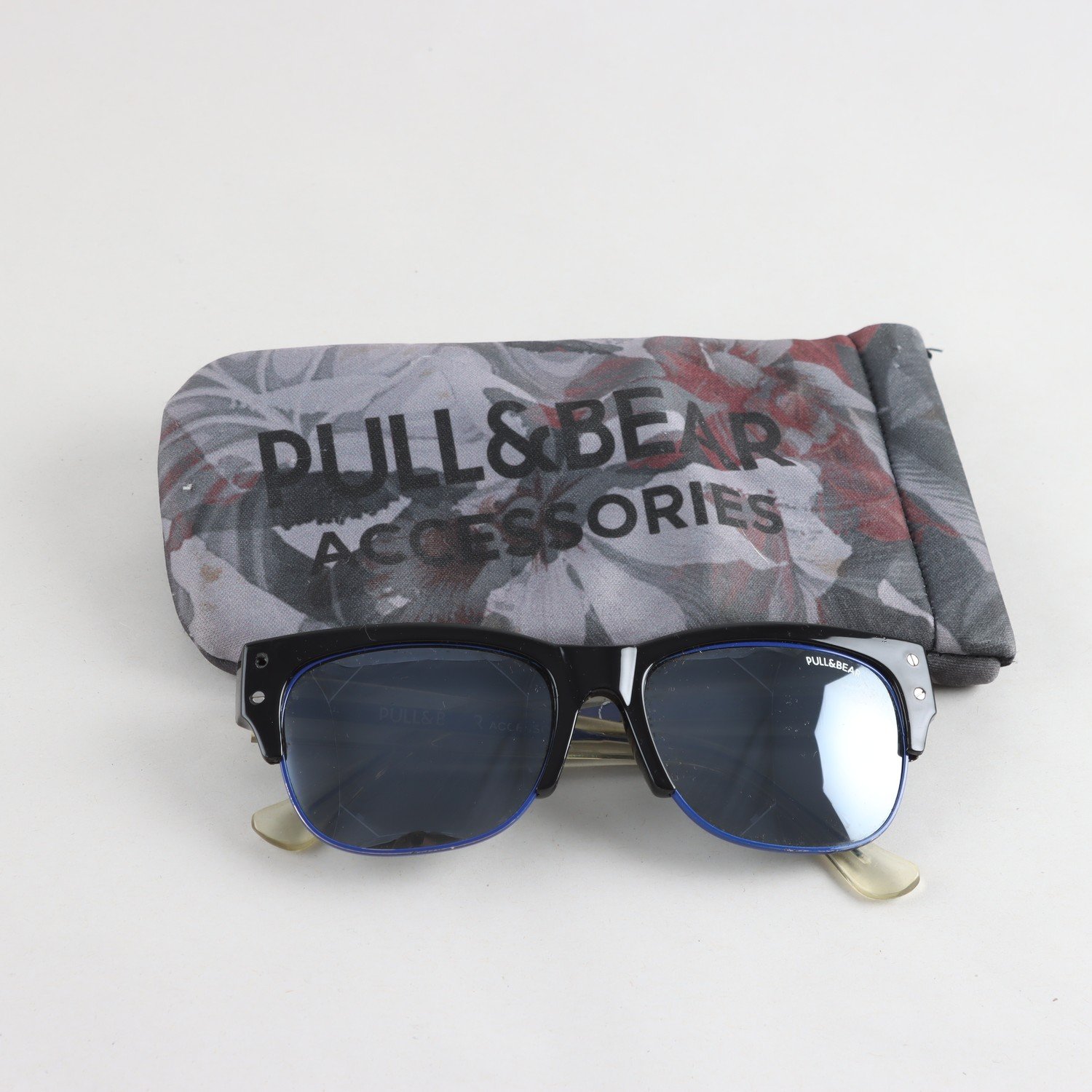 Solglasögon, Pull & Bear