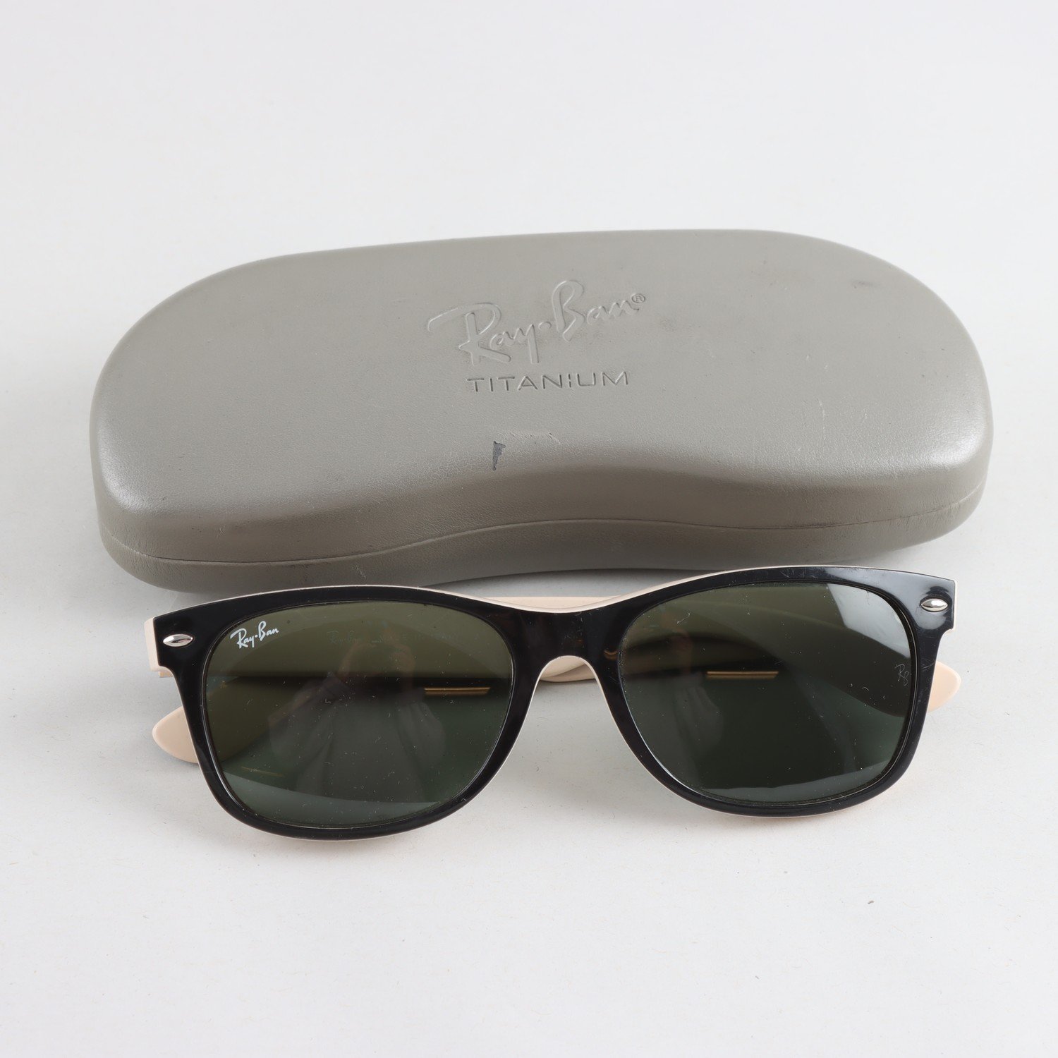 Solglasögon, Ray-Ban, New Wayfarer