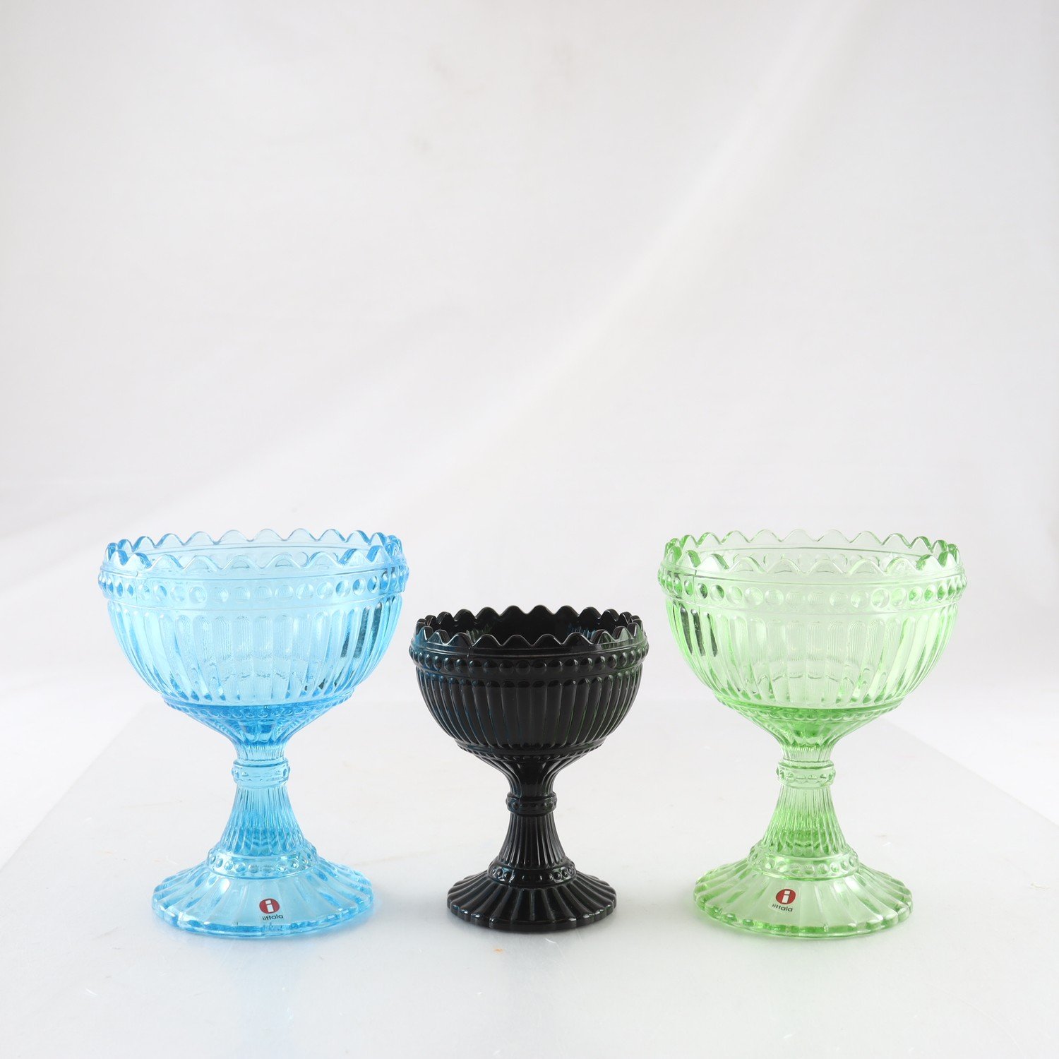 Skålar, Iittala Marimekko, ”Mariskooli”, ljusblå, ljusgrön, svart, 3 st.
