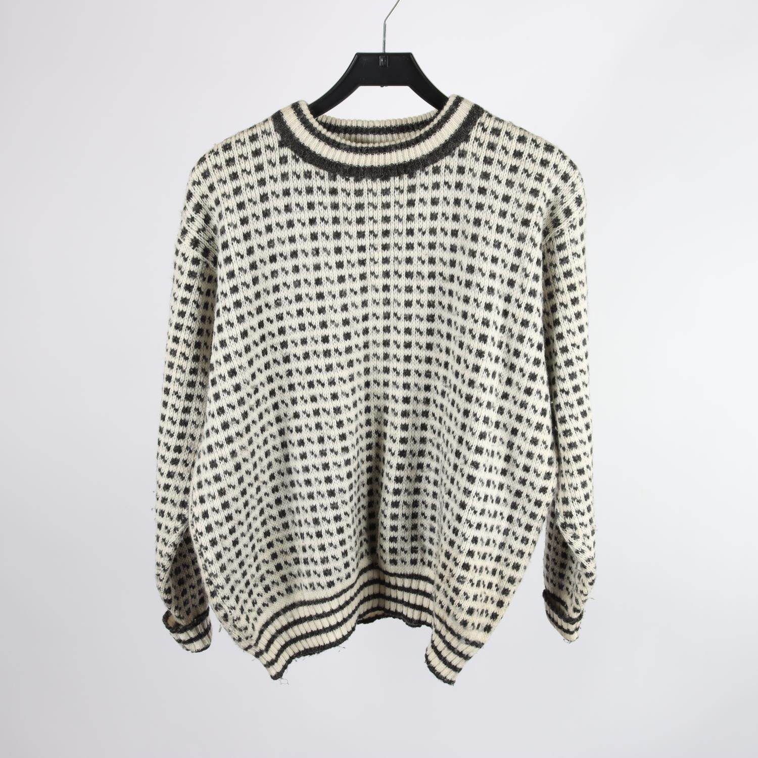 Stickad tröja, Norcewool, vit, svart, 100% ull, stl. XL.