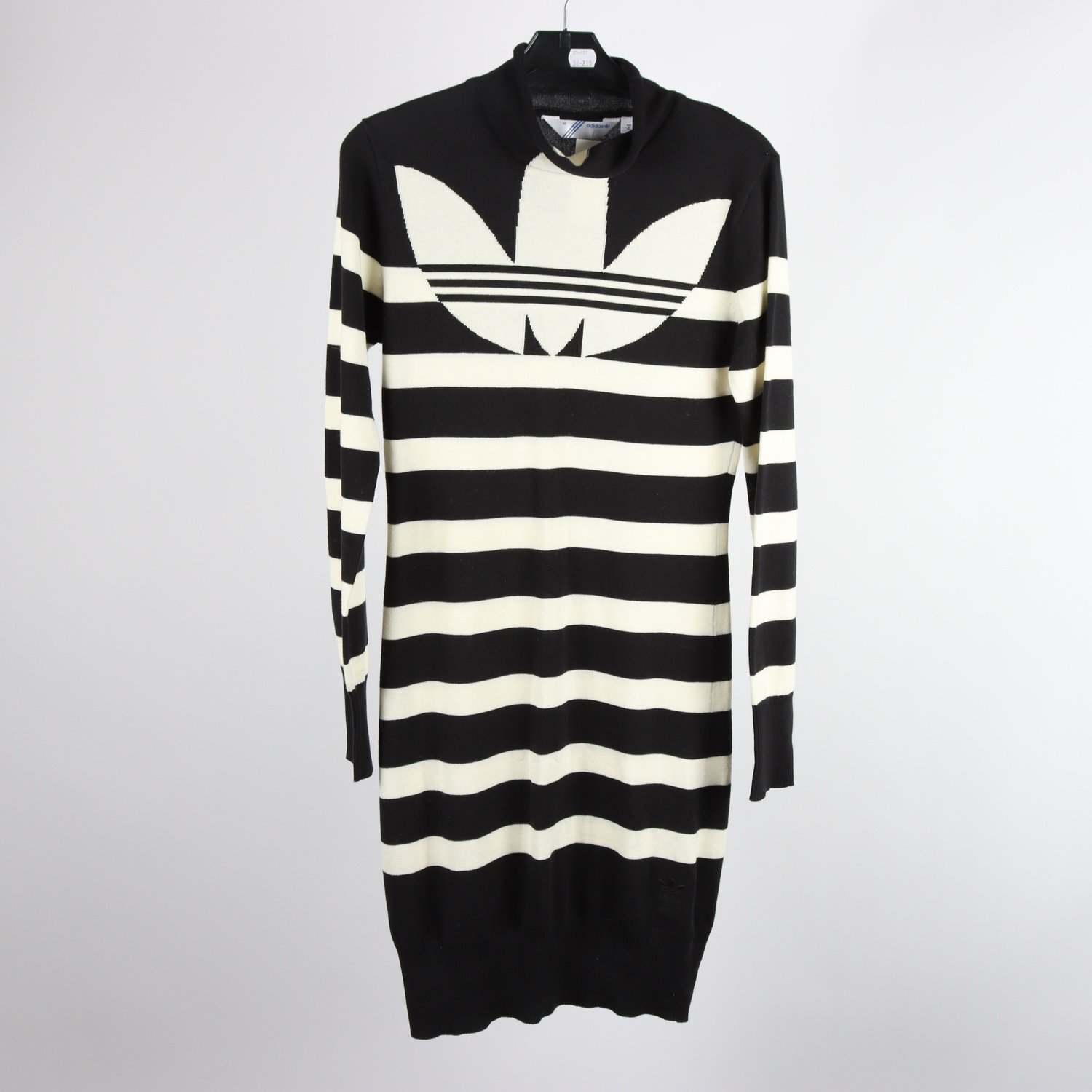 Stickad klänning, Adidas, svart/vit, randig, stl. 36