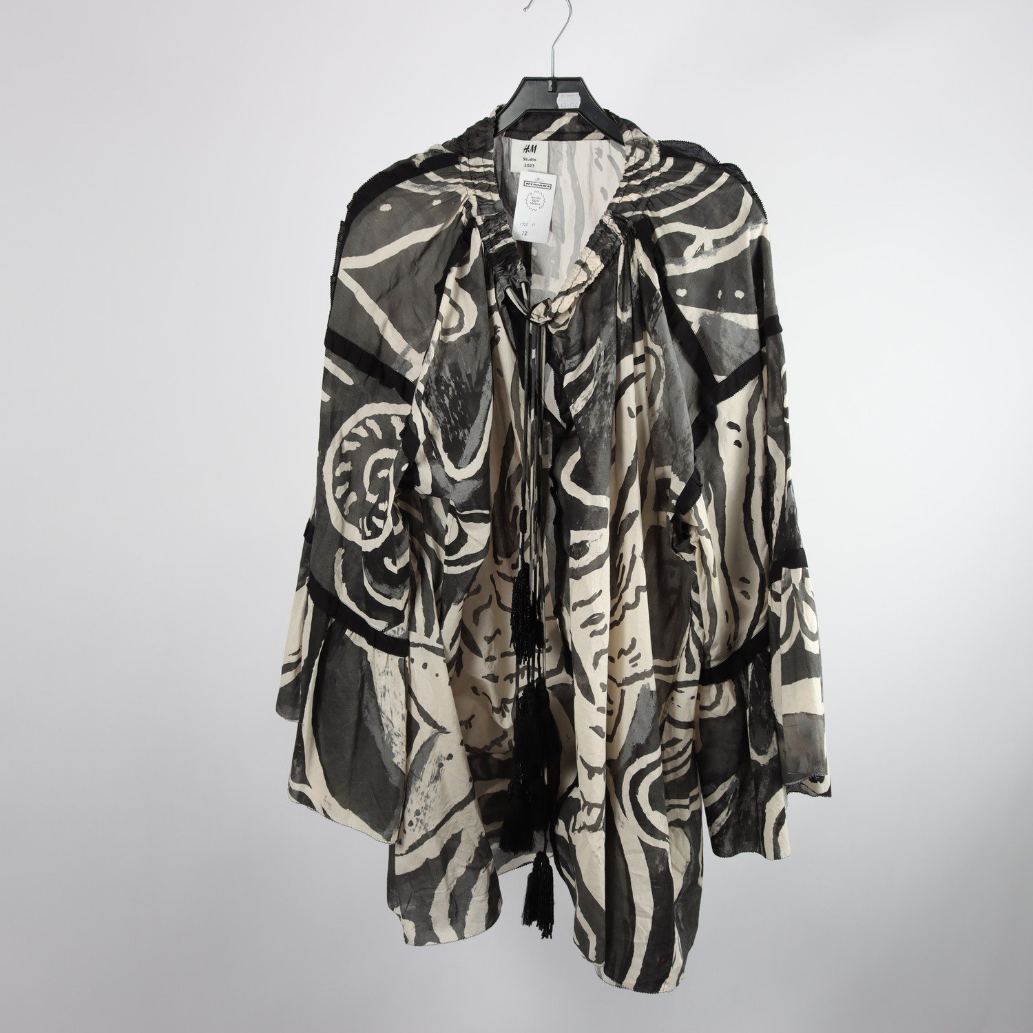 Blus, H&M Studio, offwhite, svart, mönstrad, stl. L