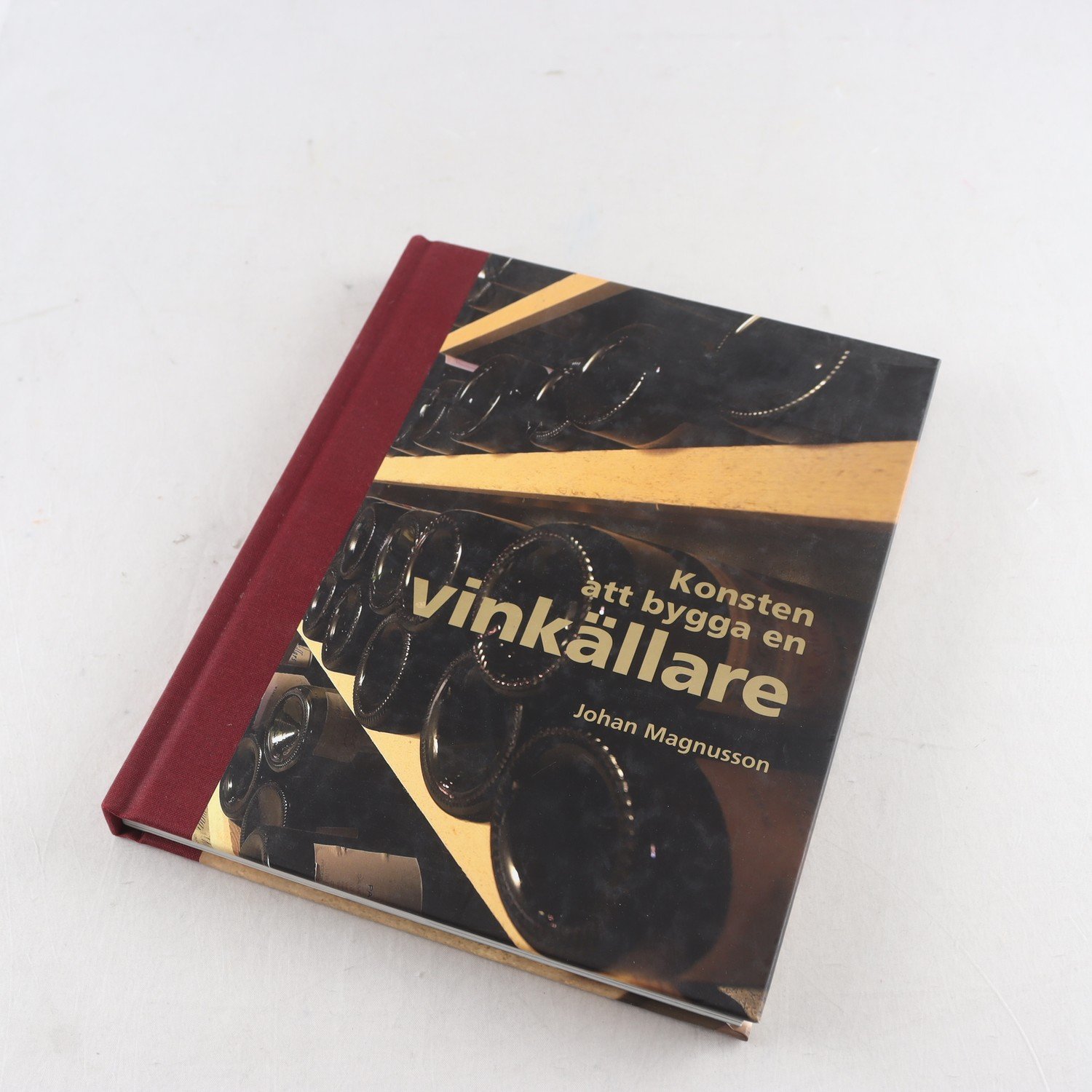 Konsten att bygga en vinkällare, Johan Magnusson