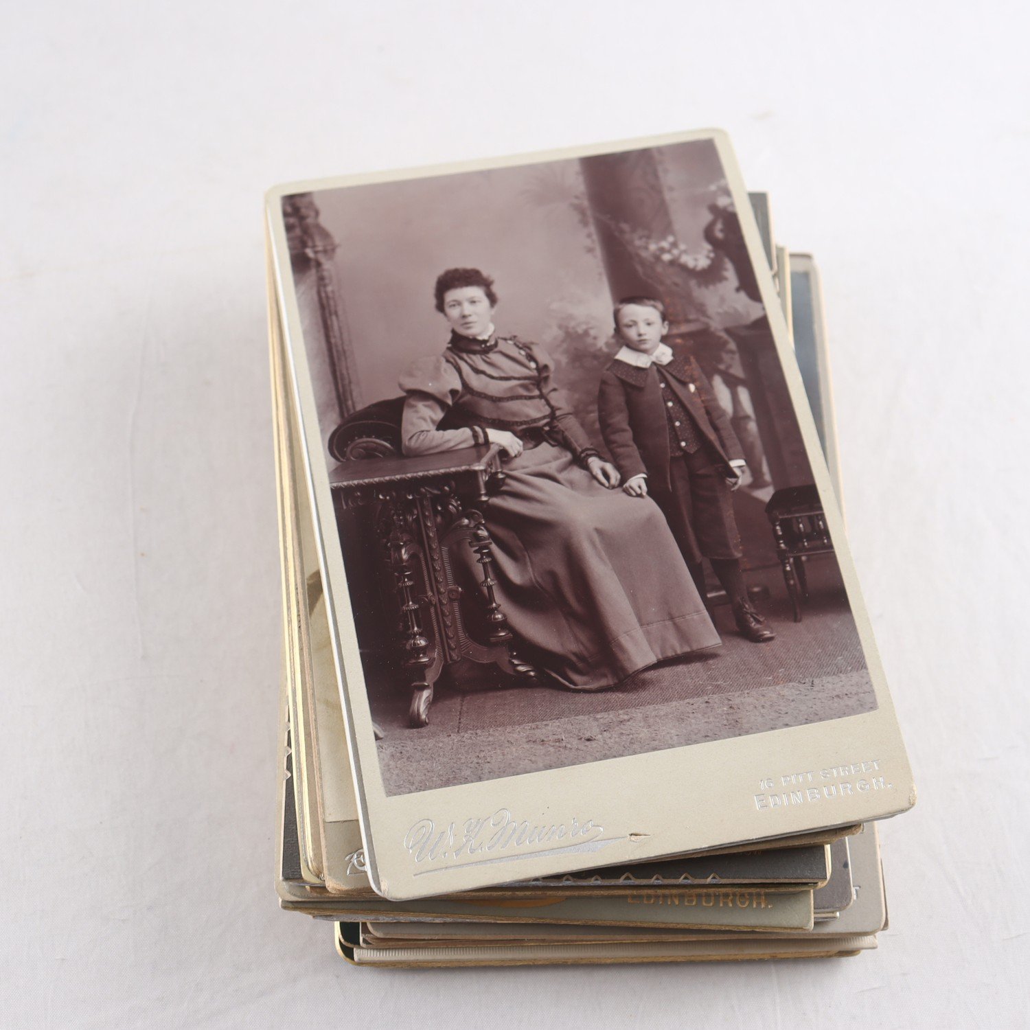 Samling med fotografier, porträtt, England, 1800-tal