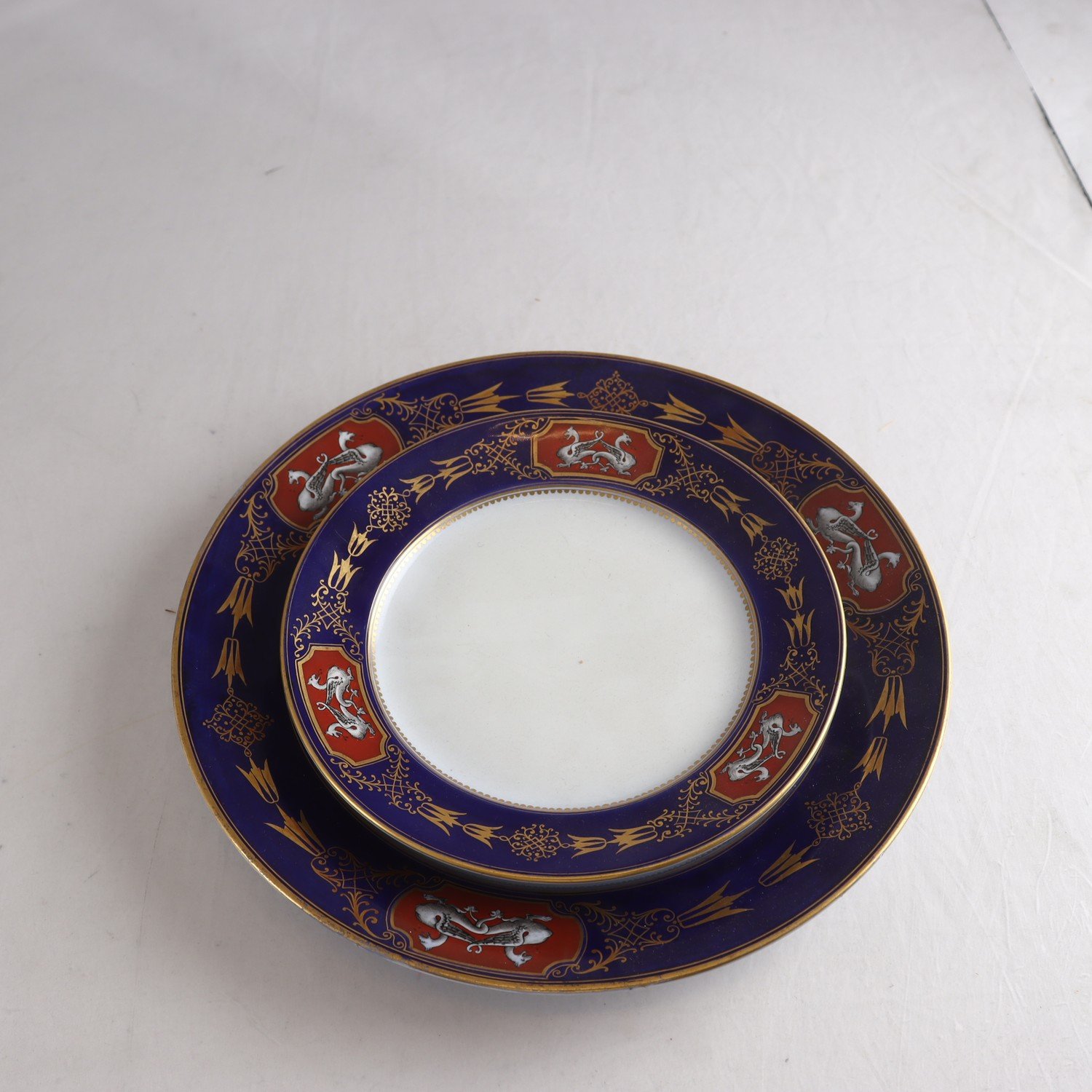 Tallrikar, empirestil, Rörstrand, 1800-tal, 2 st. Samfraktas ej